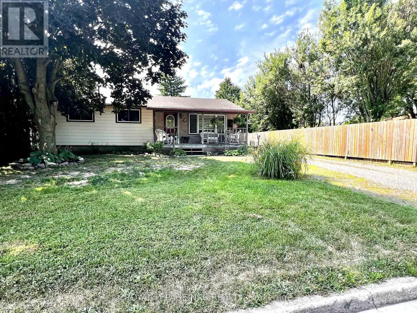 2 PIONEER VILLAGE CRESCENT