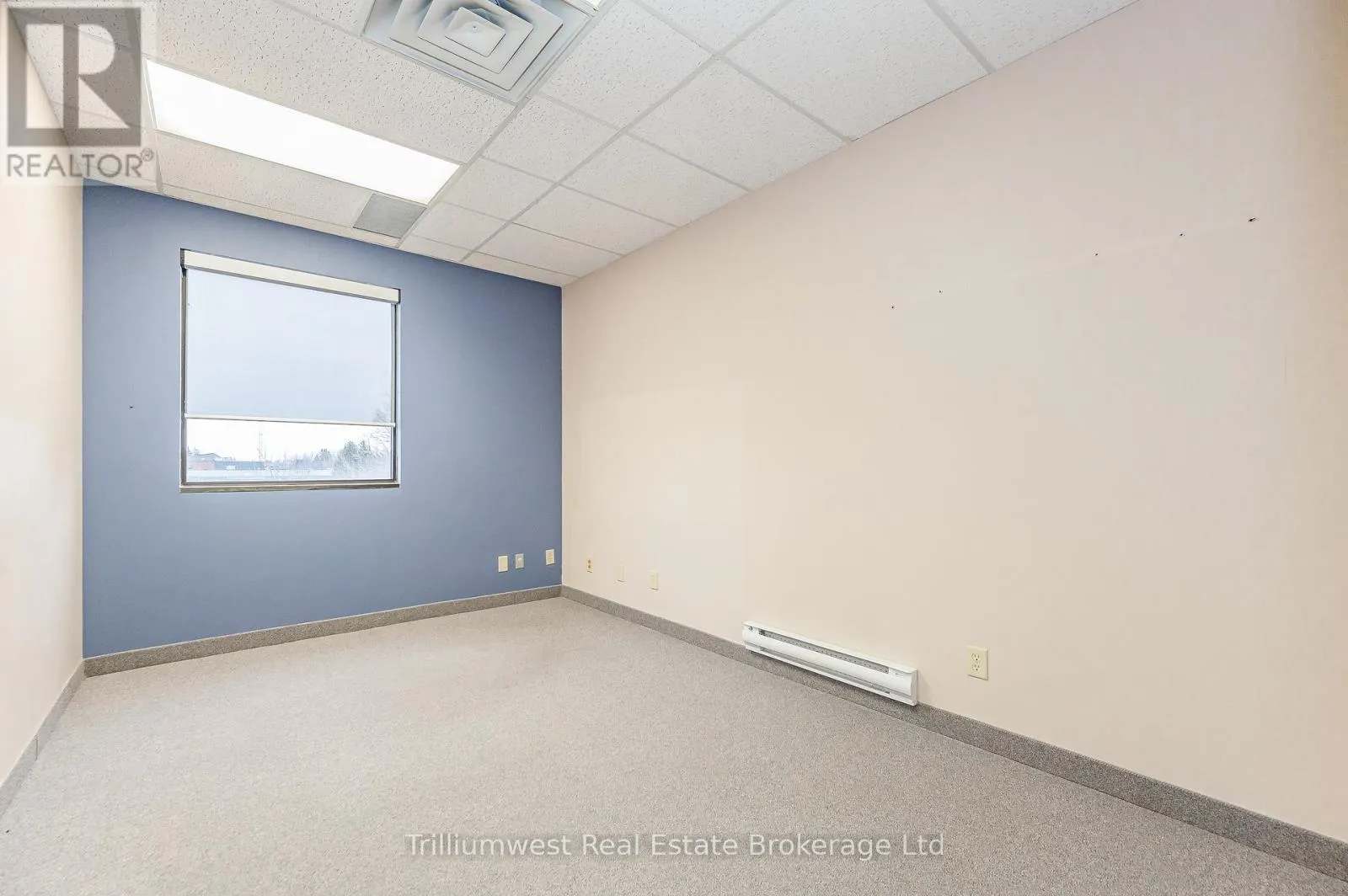 201 - 450 SPEEDVALE AVE W AVENUE, #201