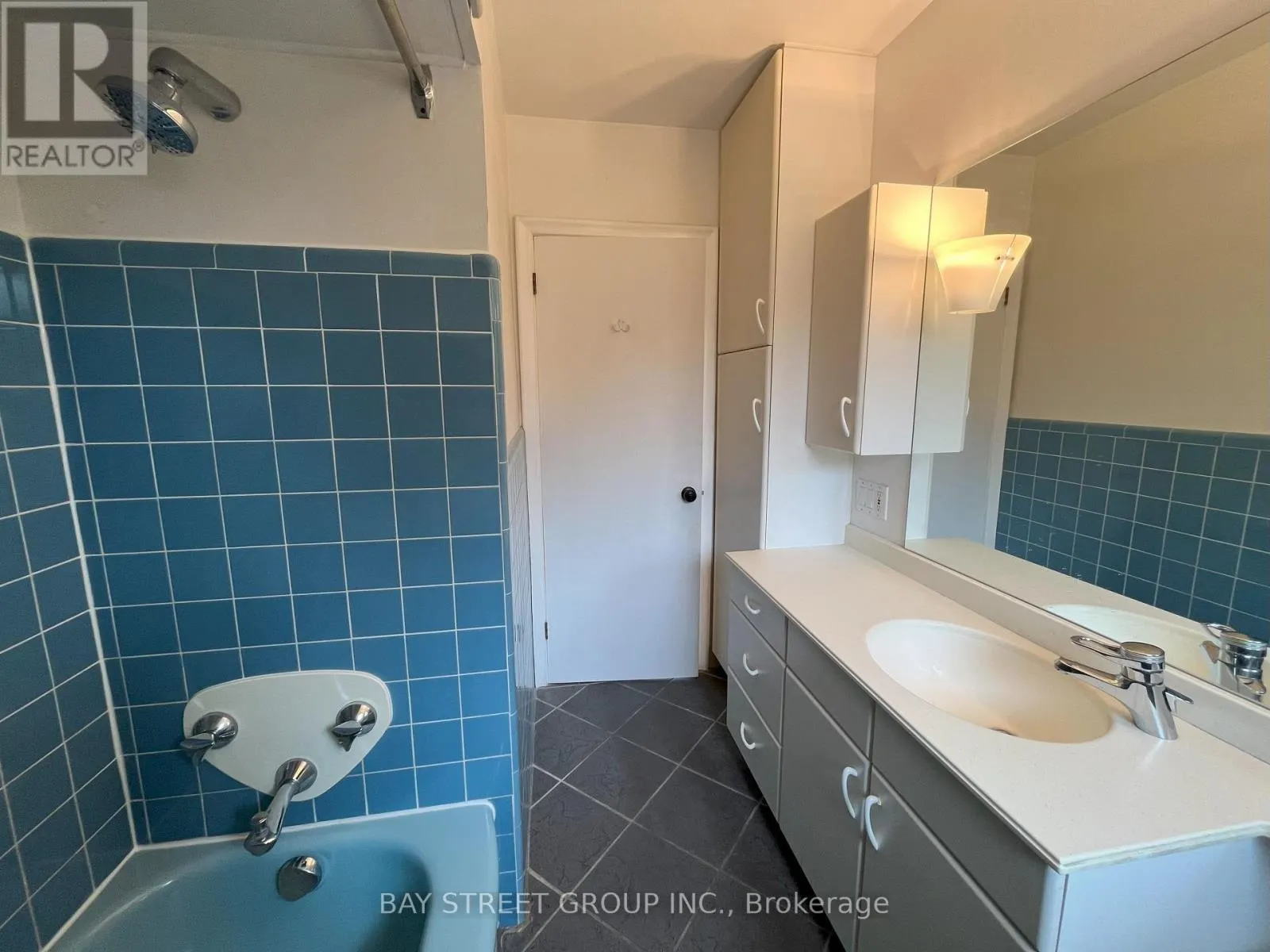 UPPER UNIT - 80 HOSTEIN DRIVE