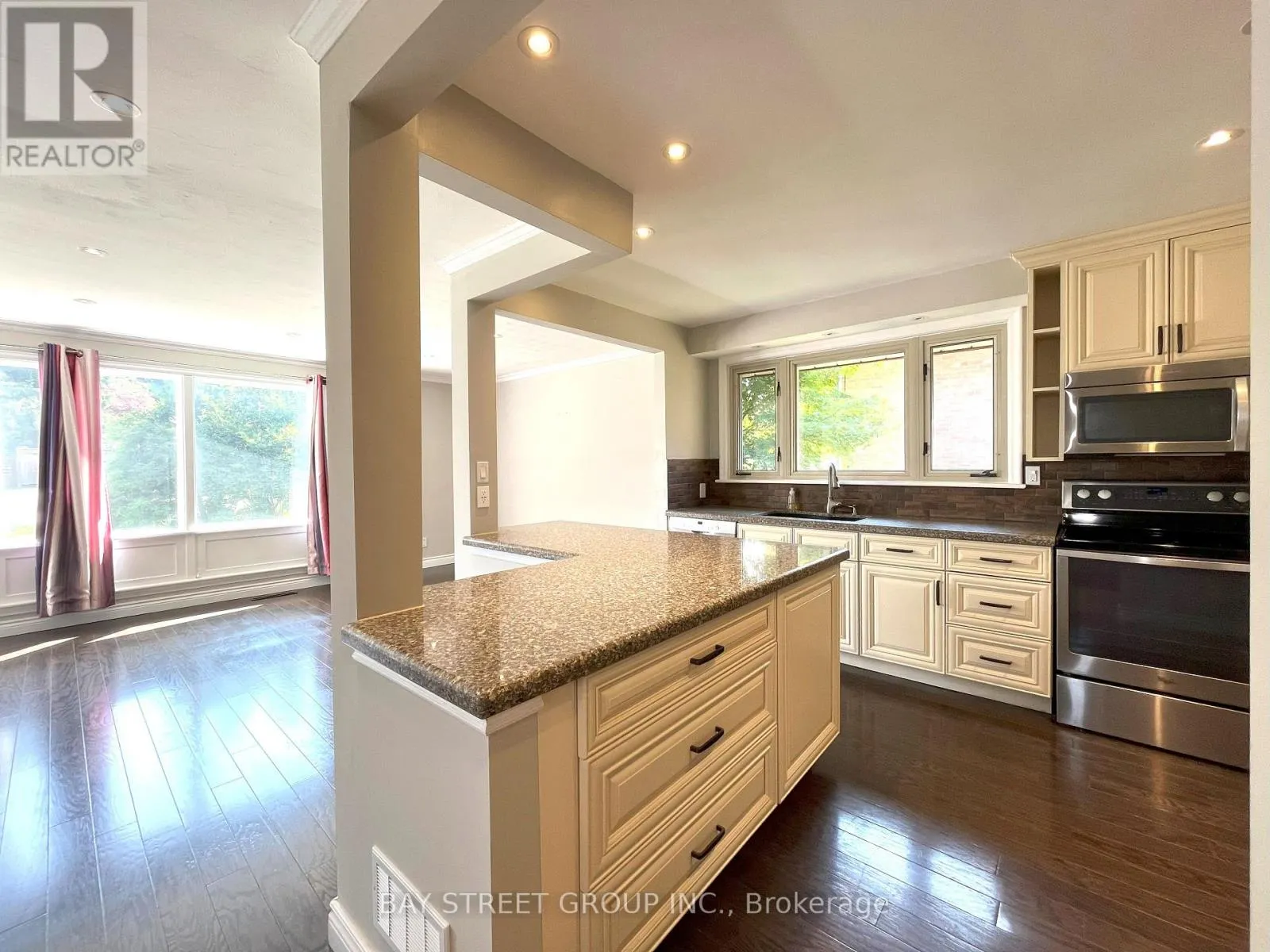 UPPER UNIT - 80 HOSTEIN DRIVE