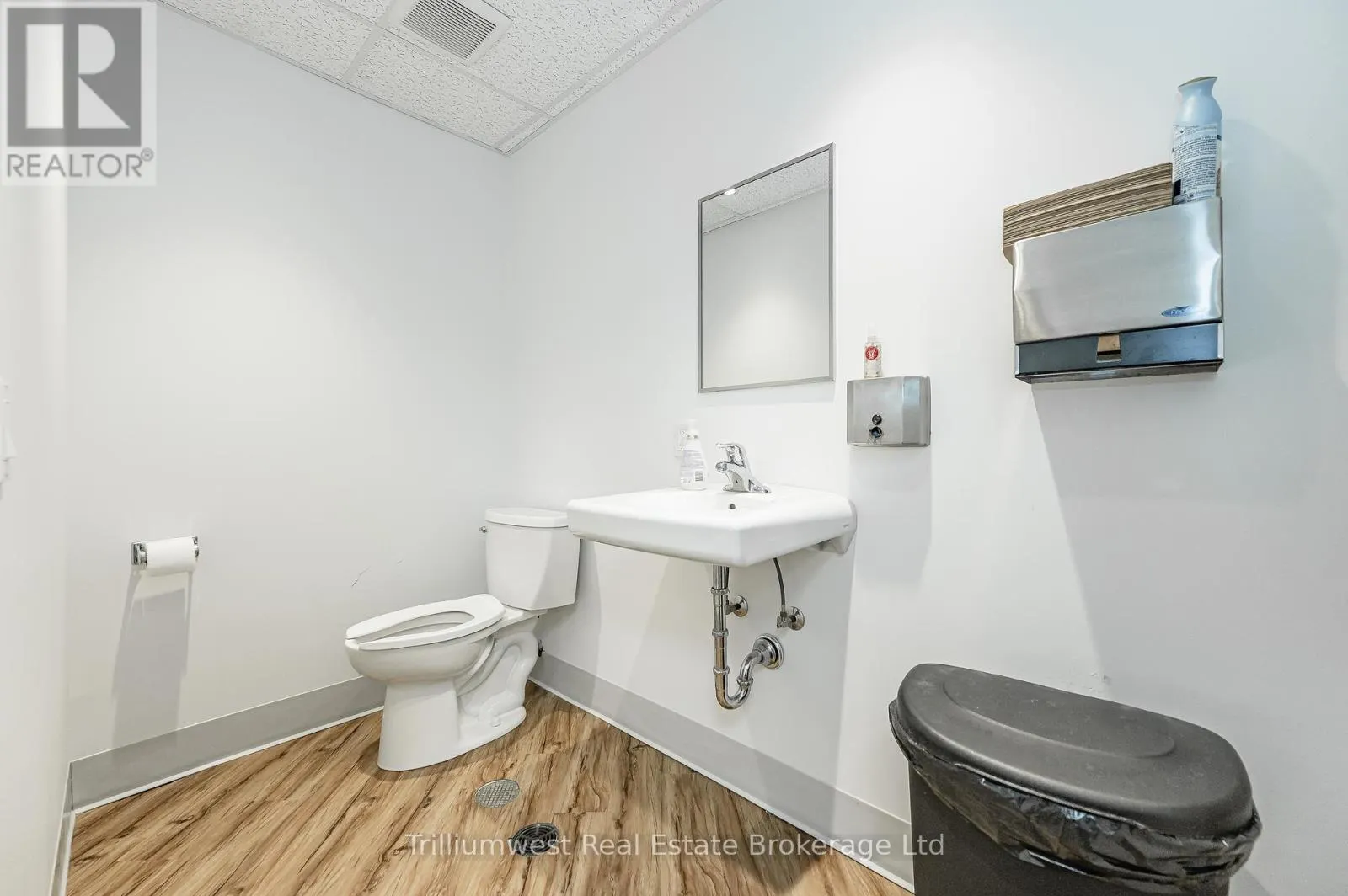 103 - 450 SPEEDVALE AVE W AVENUE, #103