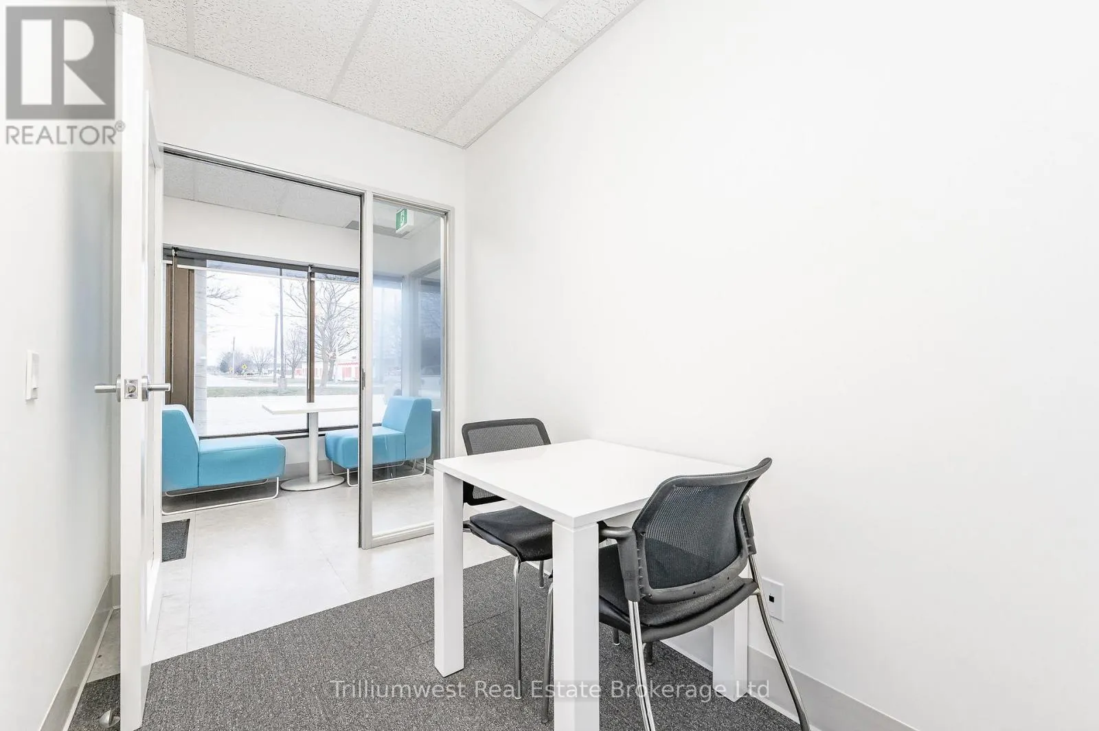 103 - 450 SPEEDVALE AVE W AVENUE, #103