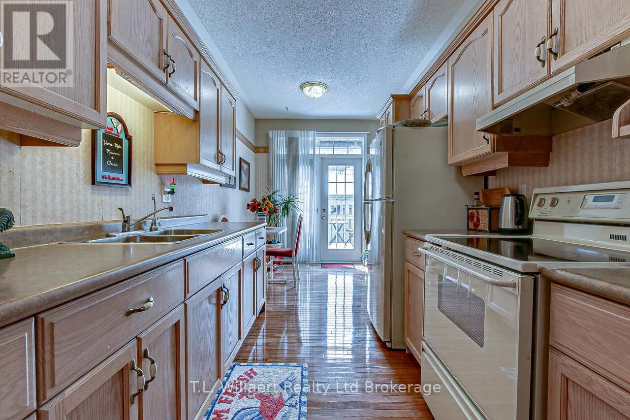 UNIT 4 - 7-105 KING STREET, #Unit 4