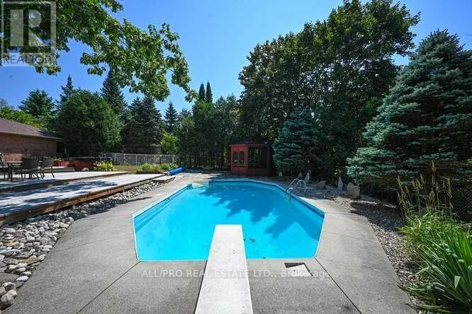 1144 RIDEAU BEND CRESCENT