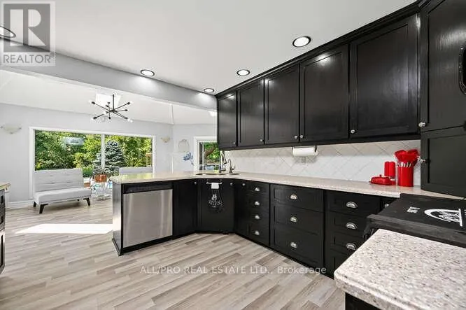 1144 RIDEAU BEND CRESCENT