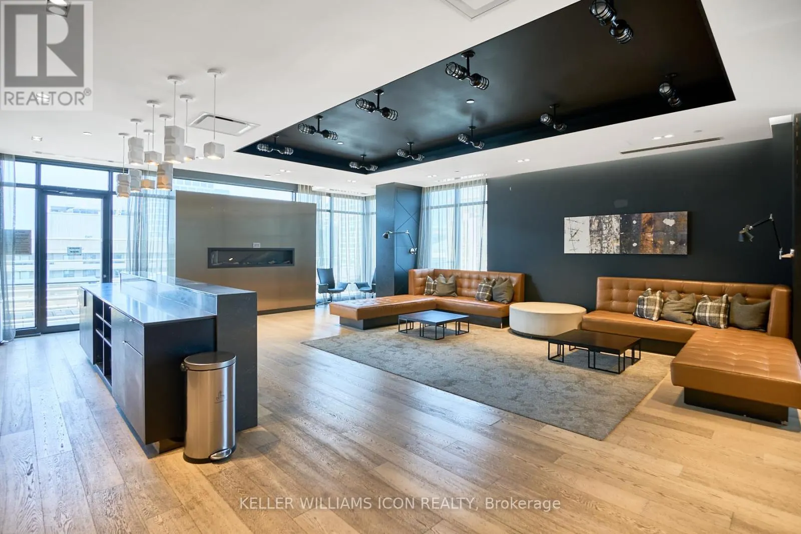 1707 - 255 BAY STREET