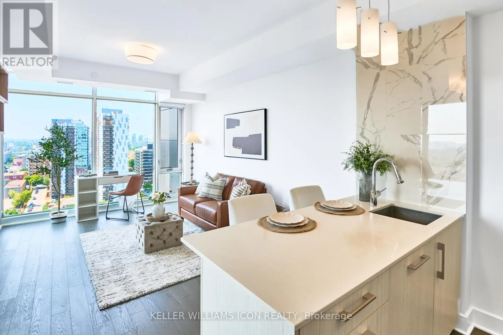 1707 - 255 BAY STREET
