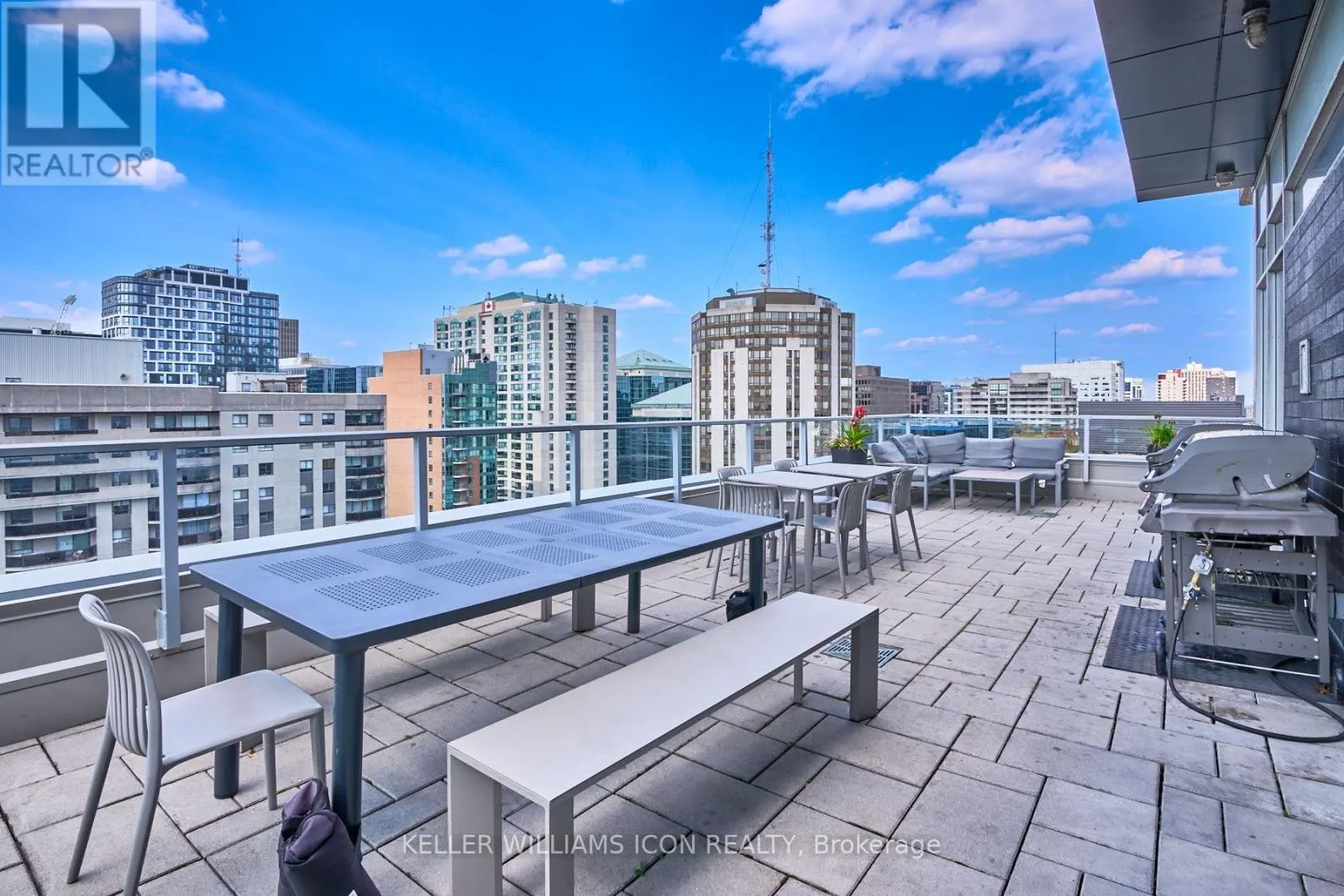 1707 - 255 BAY STREET