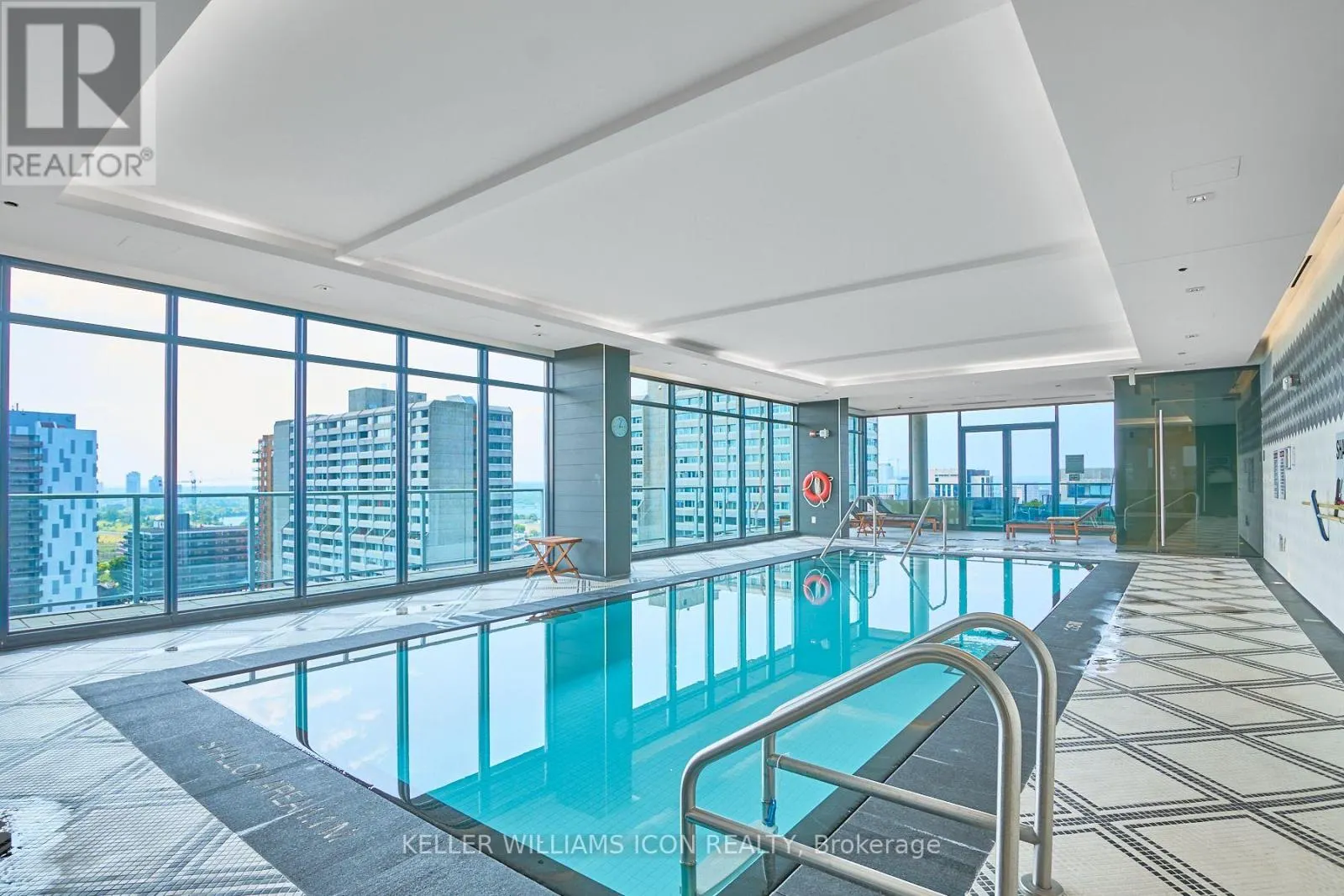 1707 - 255 BAY STREET