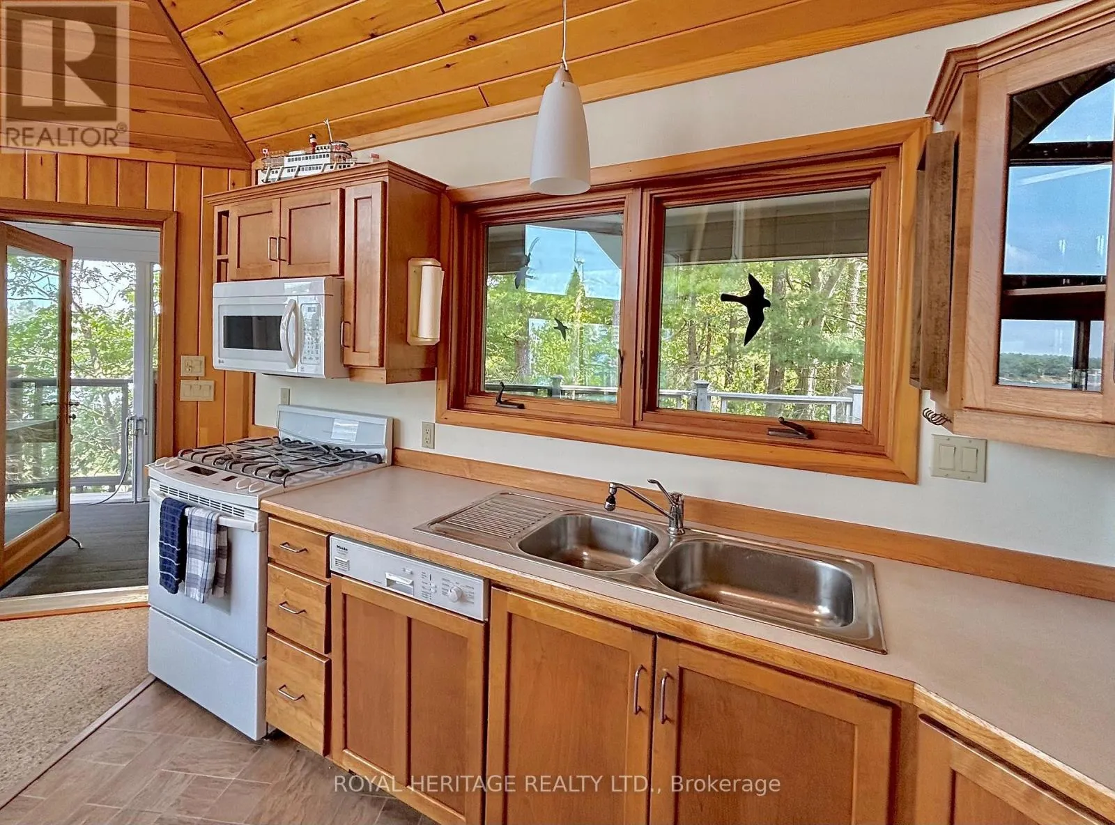 7224 ISLAND 630 GEORGIAN BAY