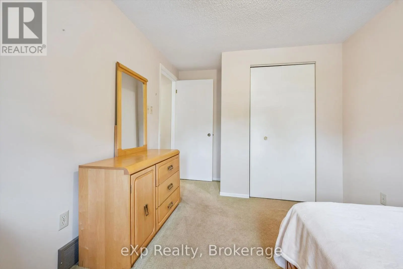 8 ASPEN VALLEY CRESCENT