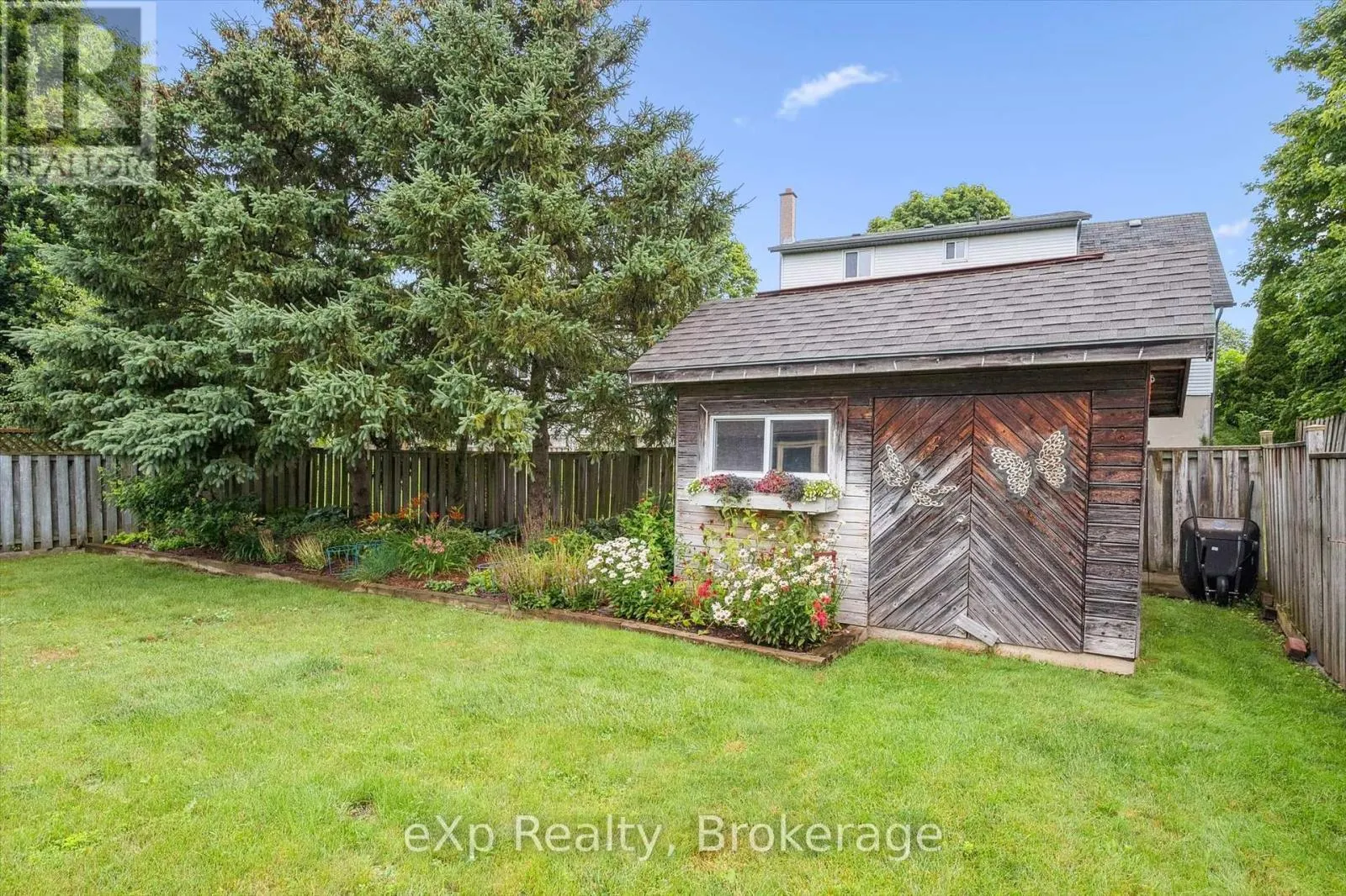 8 ASPEN VALLEY CRESCENT