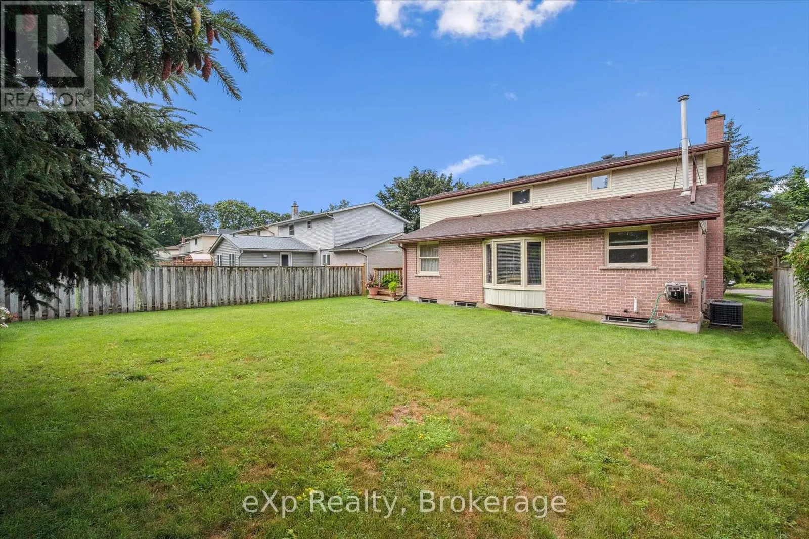 8 ASPEN VALLEY CRESCENT