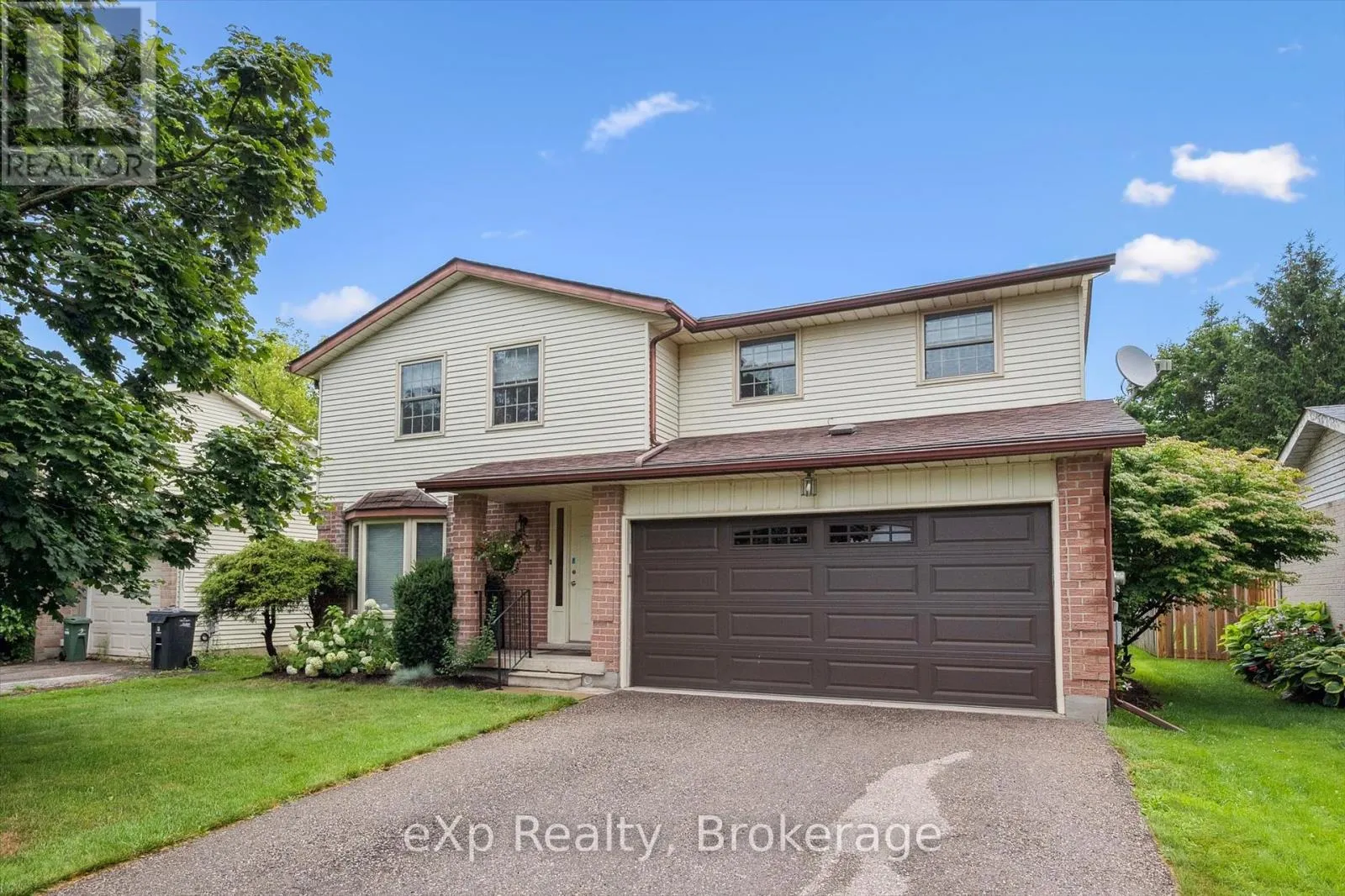 8 ASPEN VALLEY CRESCENT