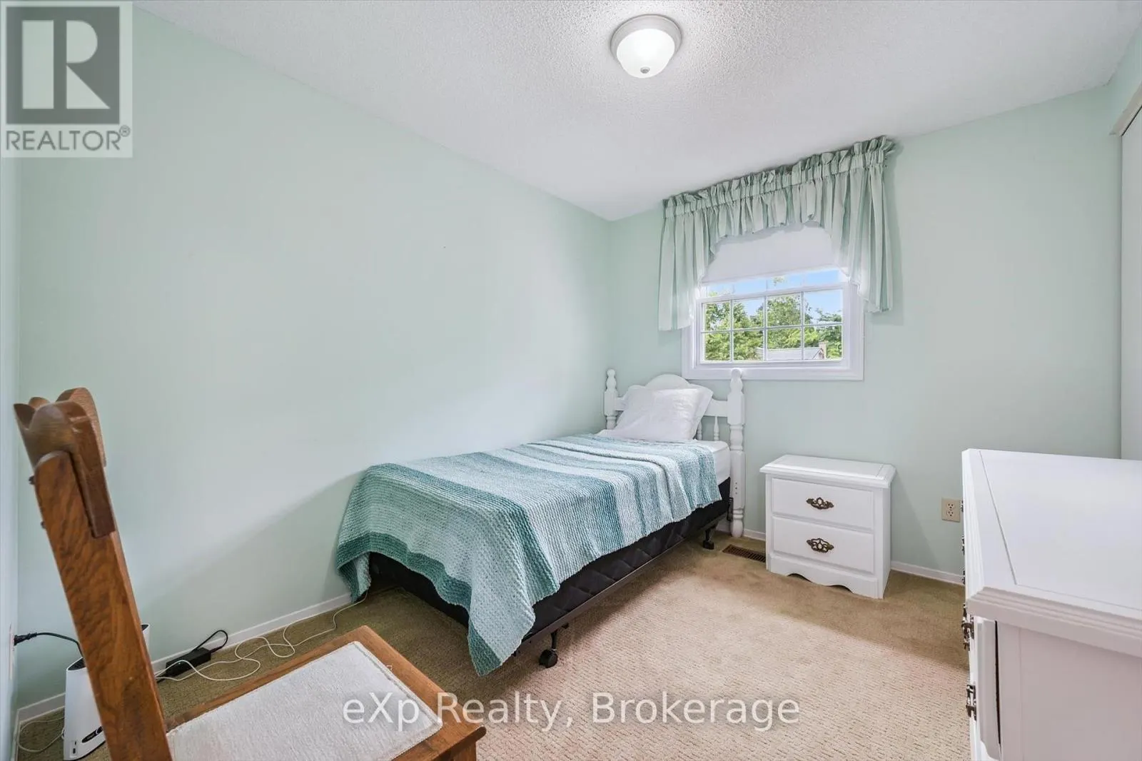 8 ASPEN VALLEY CRESCENT