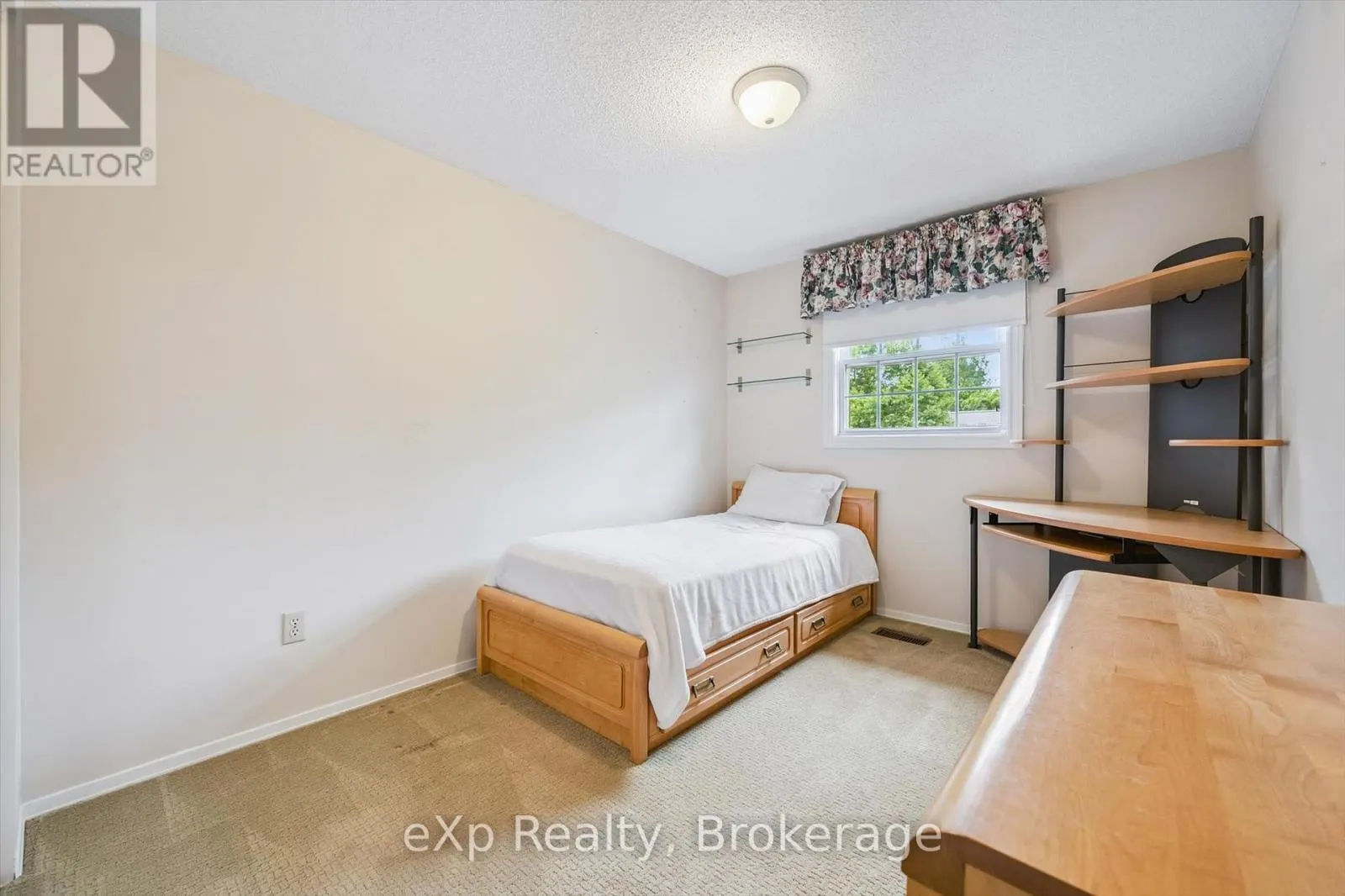 8 ASPEN VALLEY CRESCENT