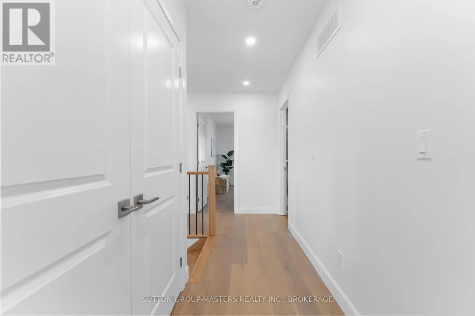 204 SUPERIOR DRIVE