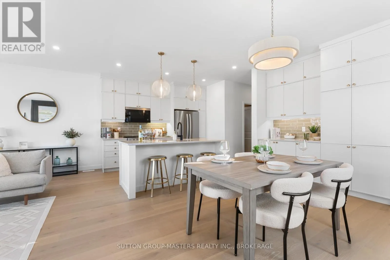 204 SUPERIOR DRIVE