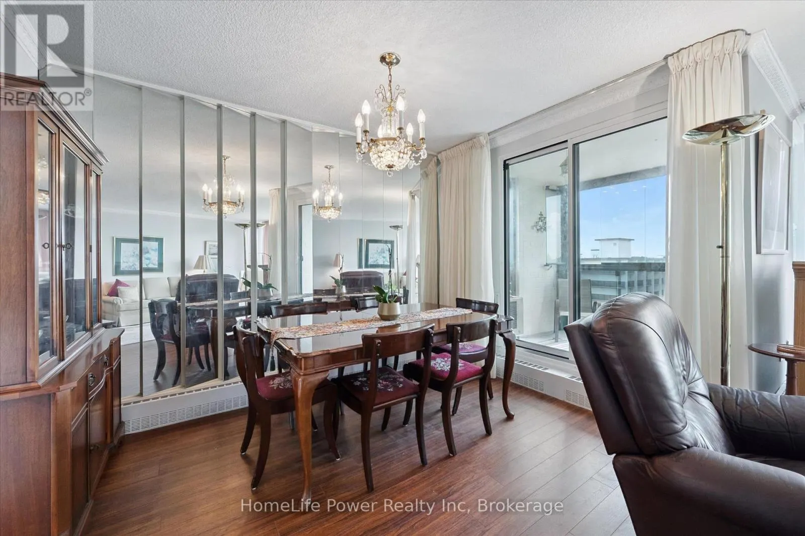 711 - 19 WOODLAWN ROAD E, #711