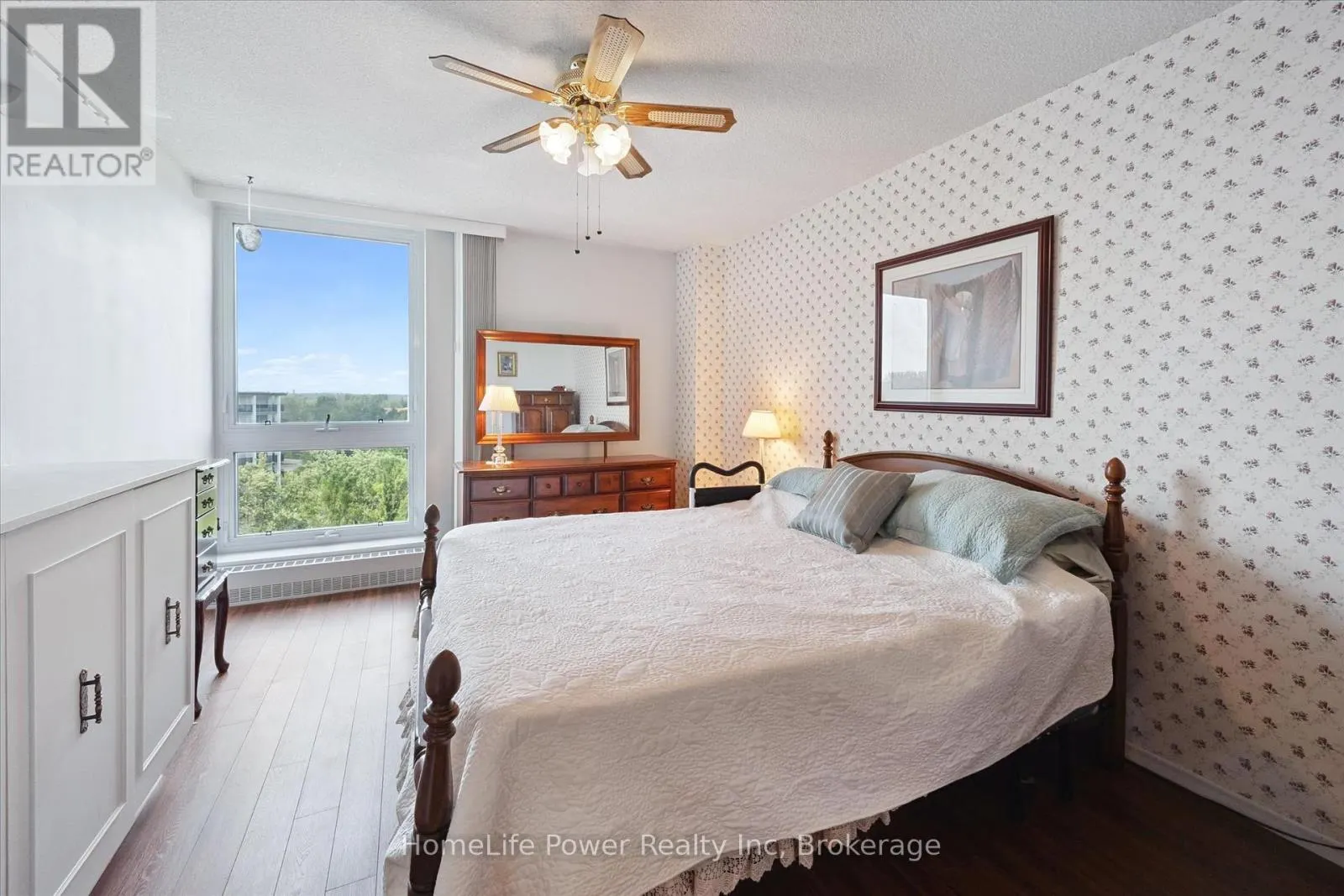 711 - 19 WOODLAWN ROAD E, #711