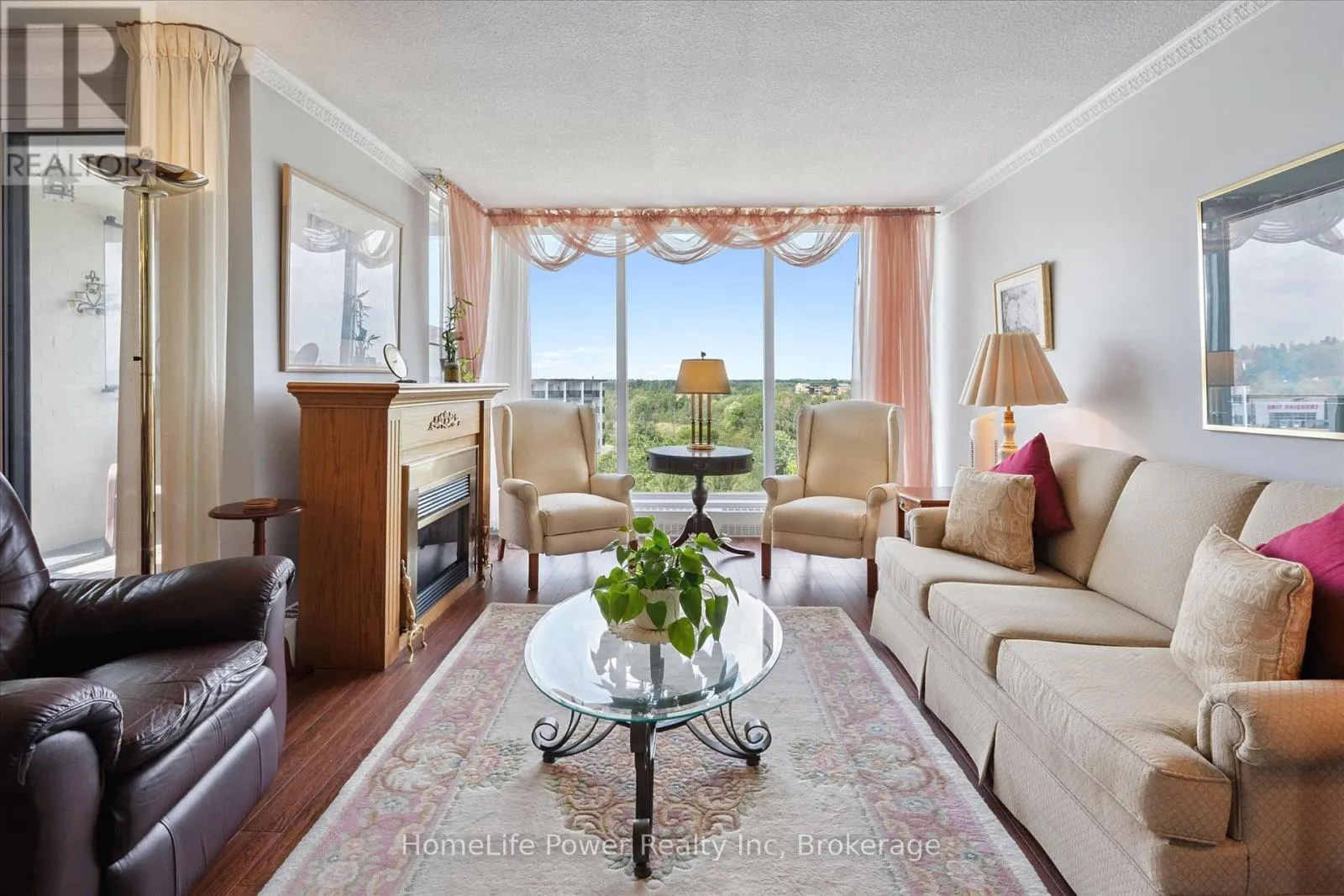 711 - 19 WOODLAWN ROAD E, #711