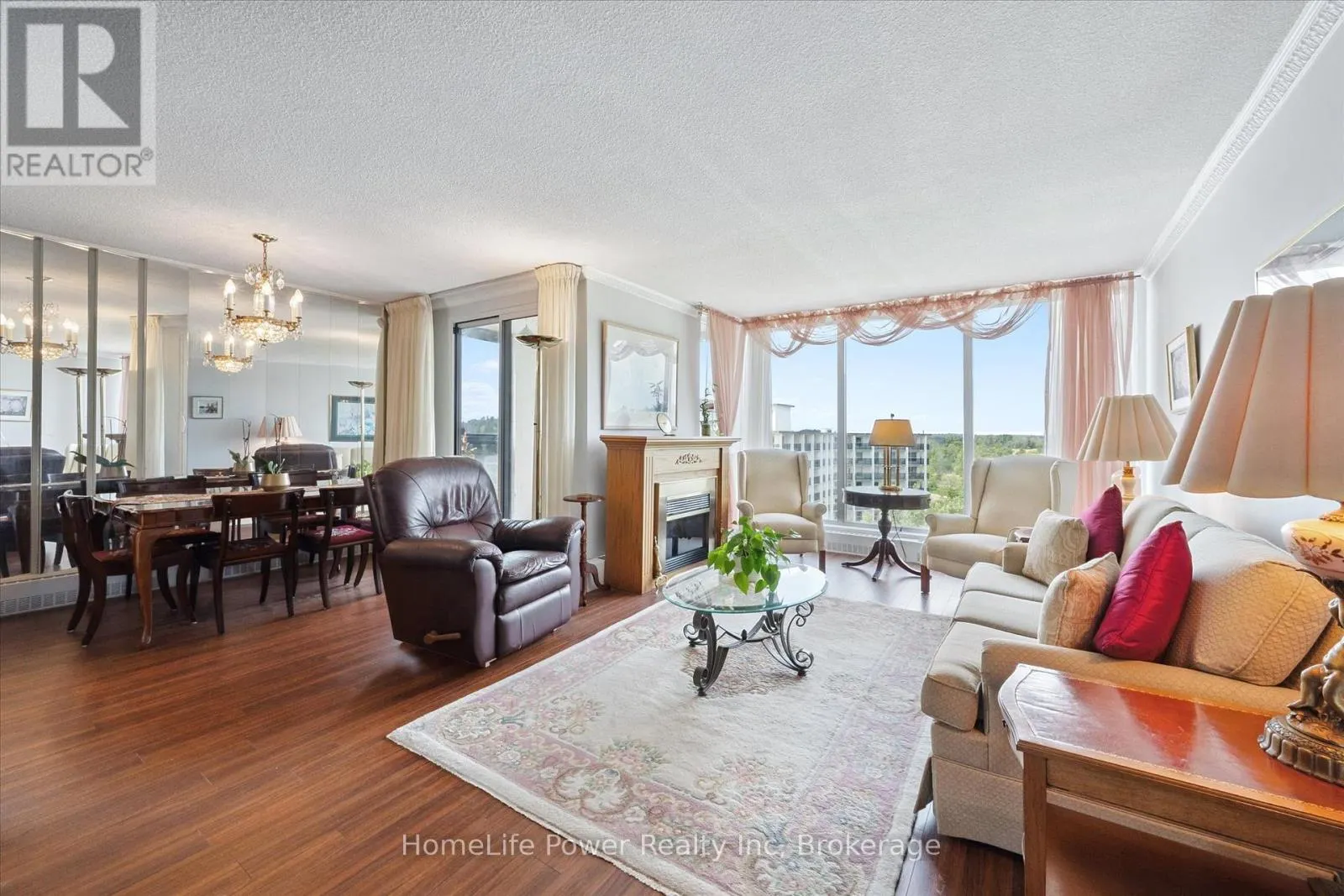 711 - 19 WOODLAWN ROAD E, #711