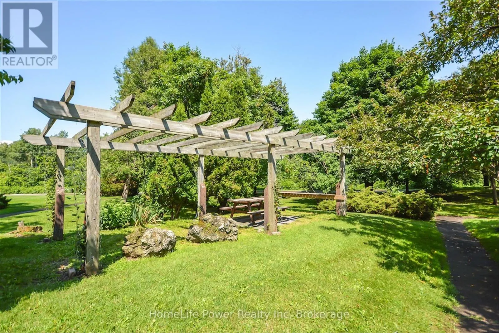 711 - 19 WOODLAWN ROAD E, #711