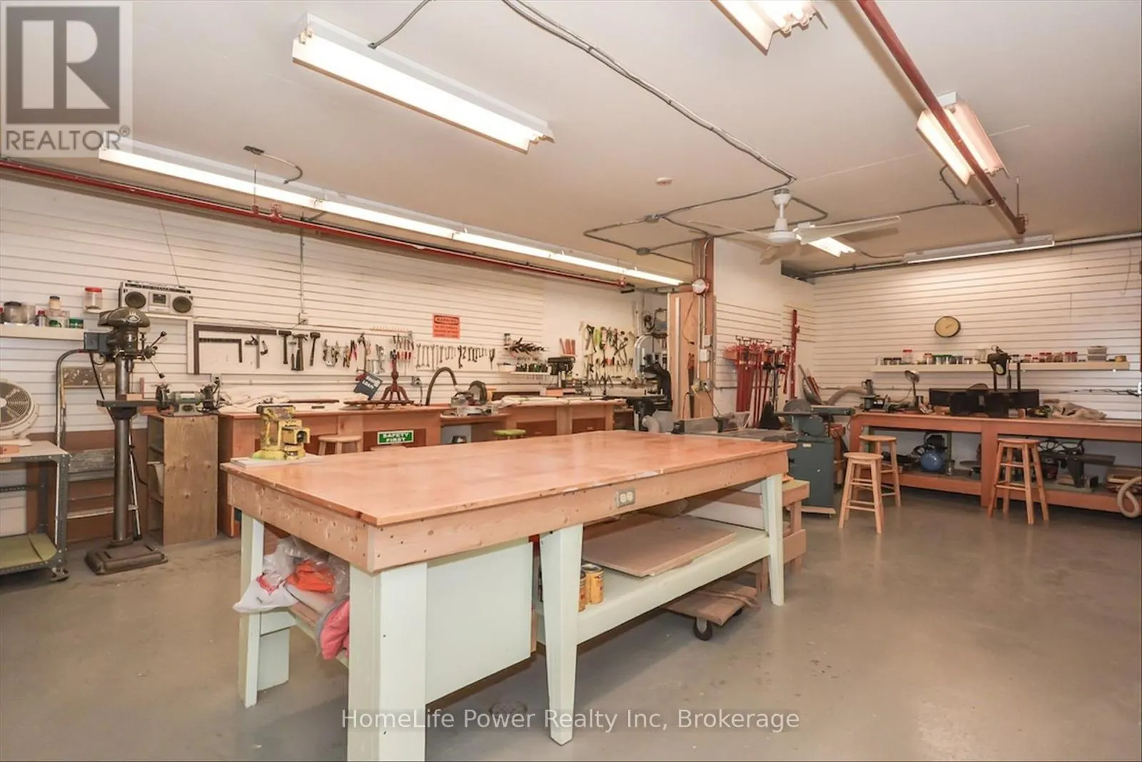 711 - 19 WOODLAWN ROAD E, #711