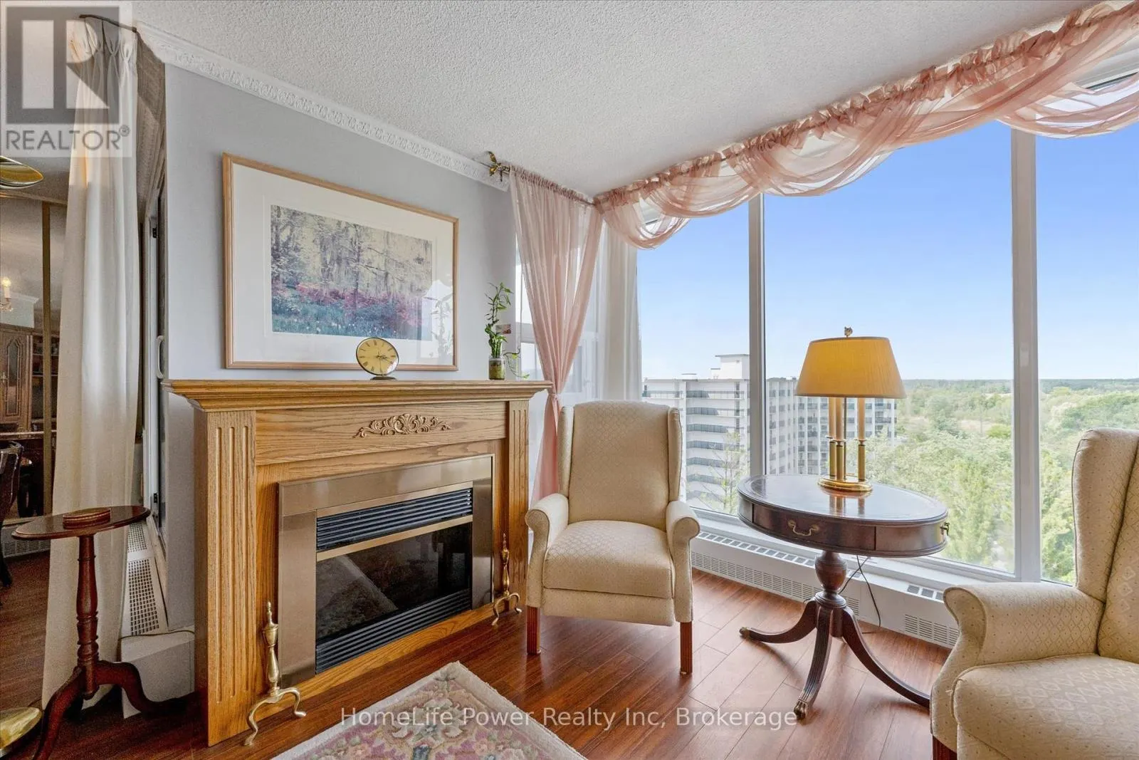 711 - 19 WOODLAWN ROAD E, #711