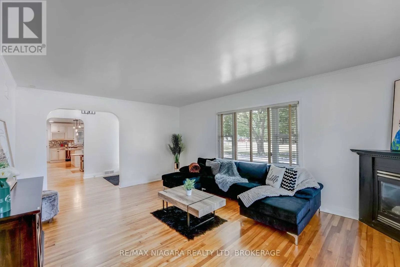 5000 SIXTH AVENUE