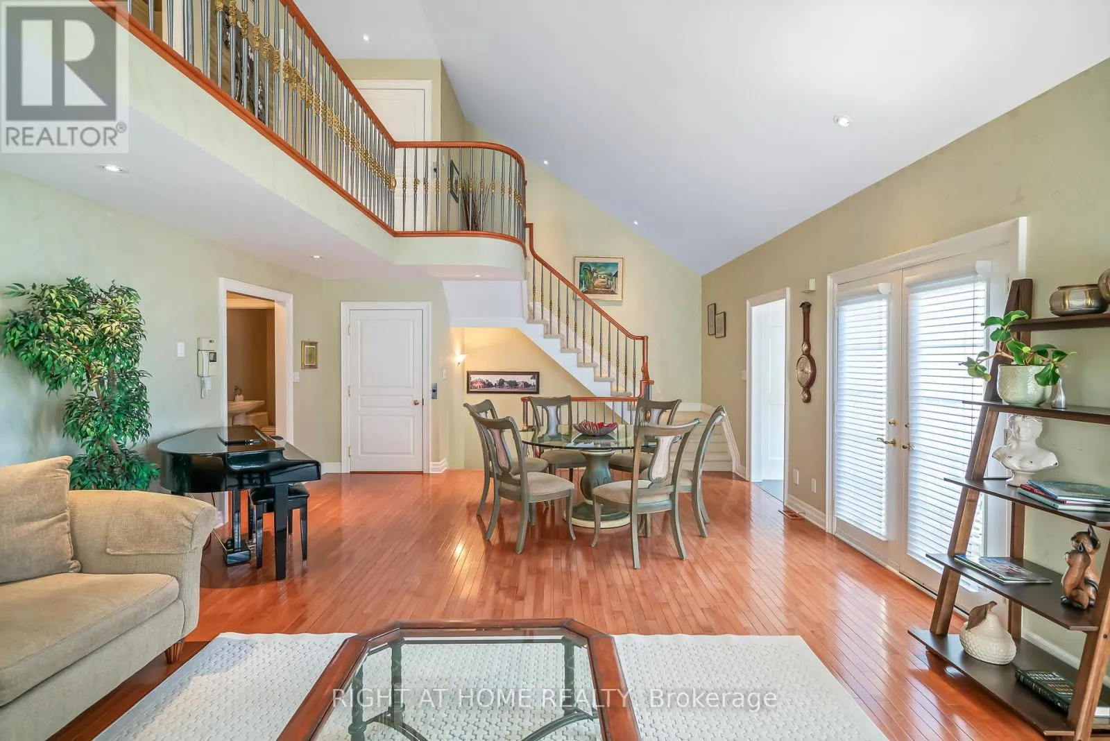 10 - 222 RICARDO STREET