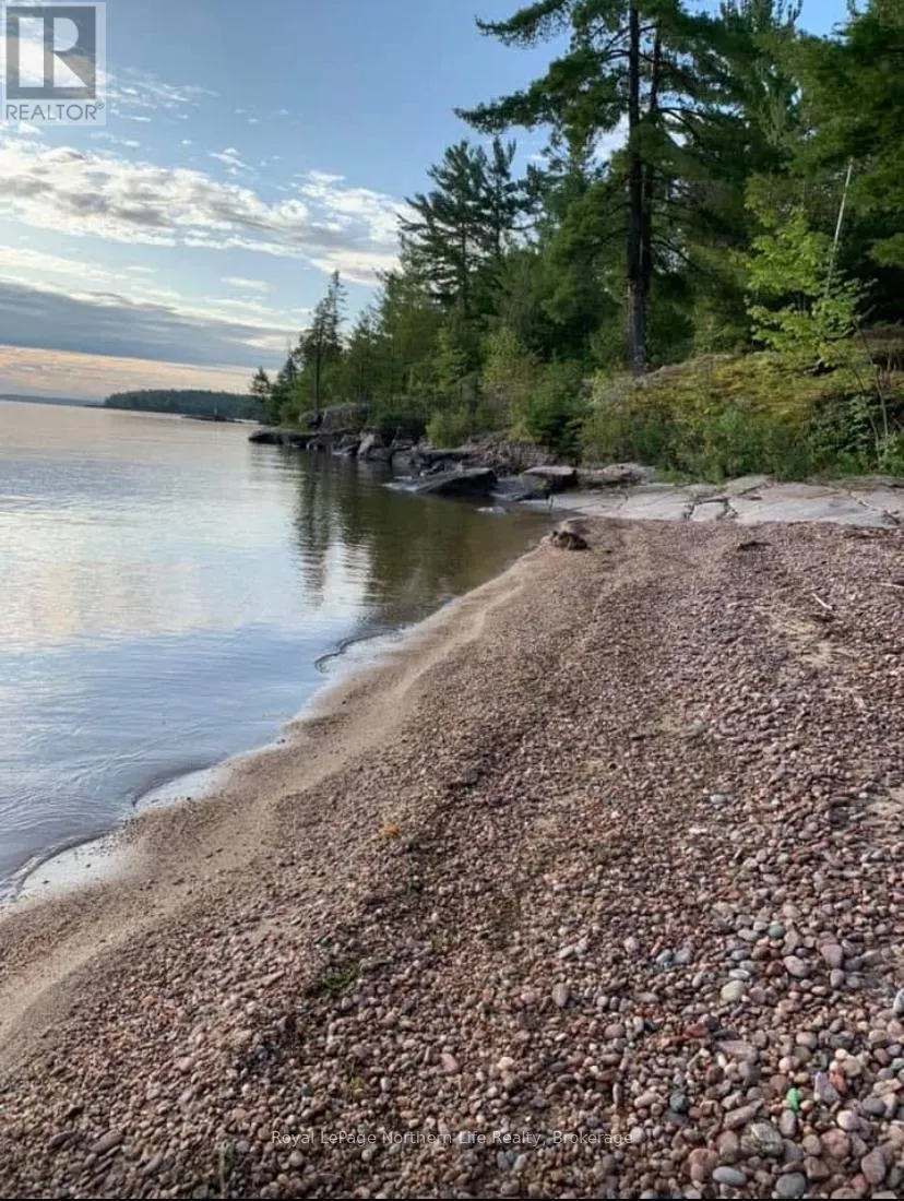 16 MUSKIE BAY LAKE NIPISSING