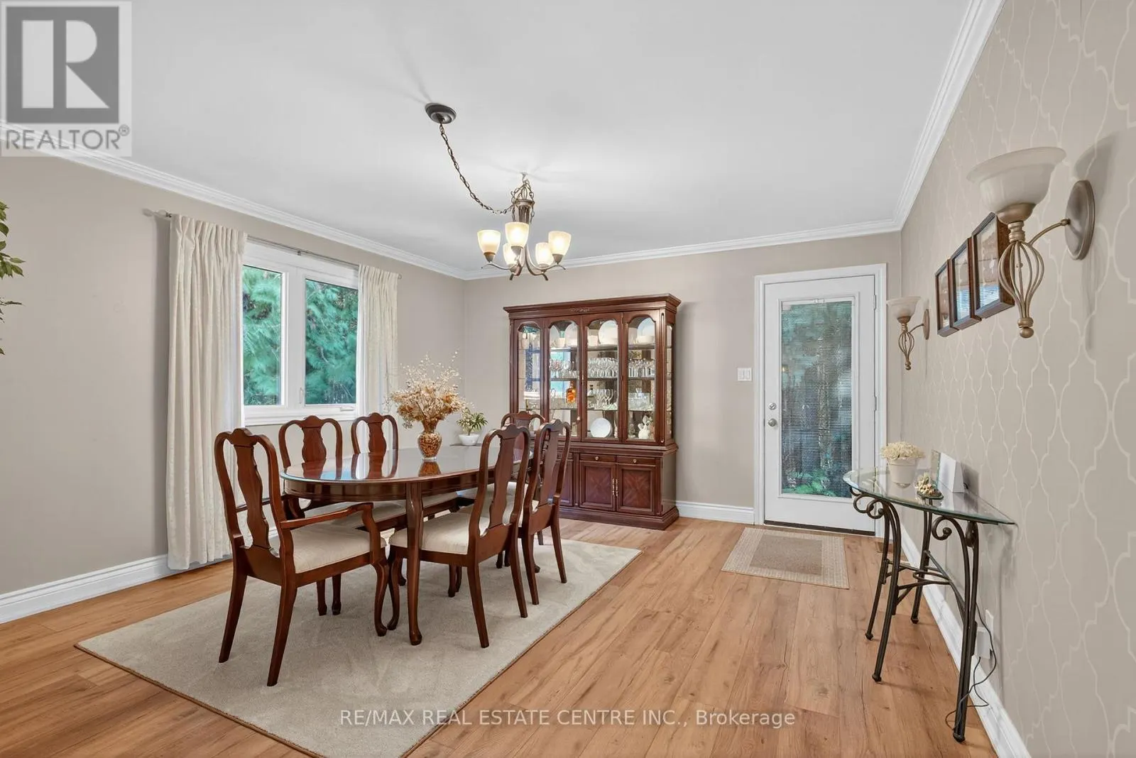 16 CEDAR LANE