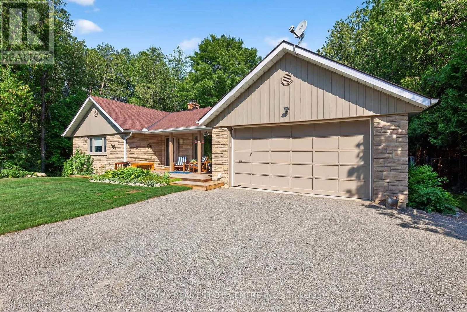 16 CEDAR LANE
