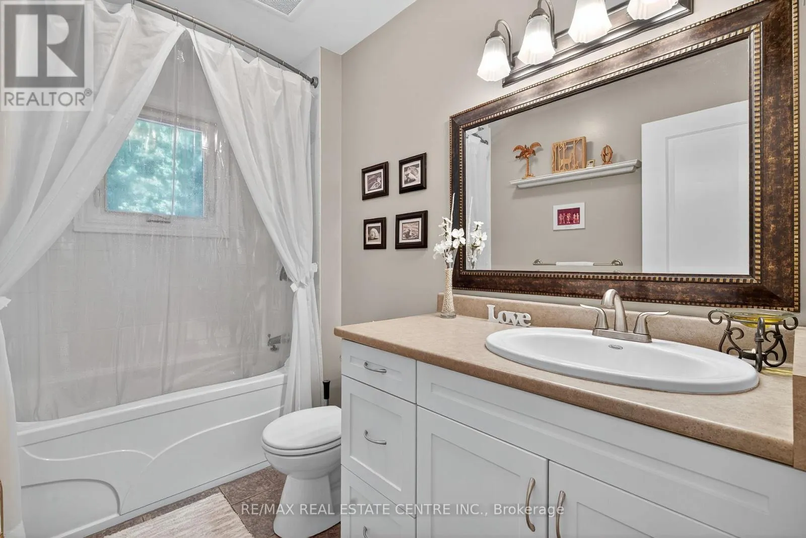 16 CEDAR LANE