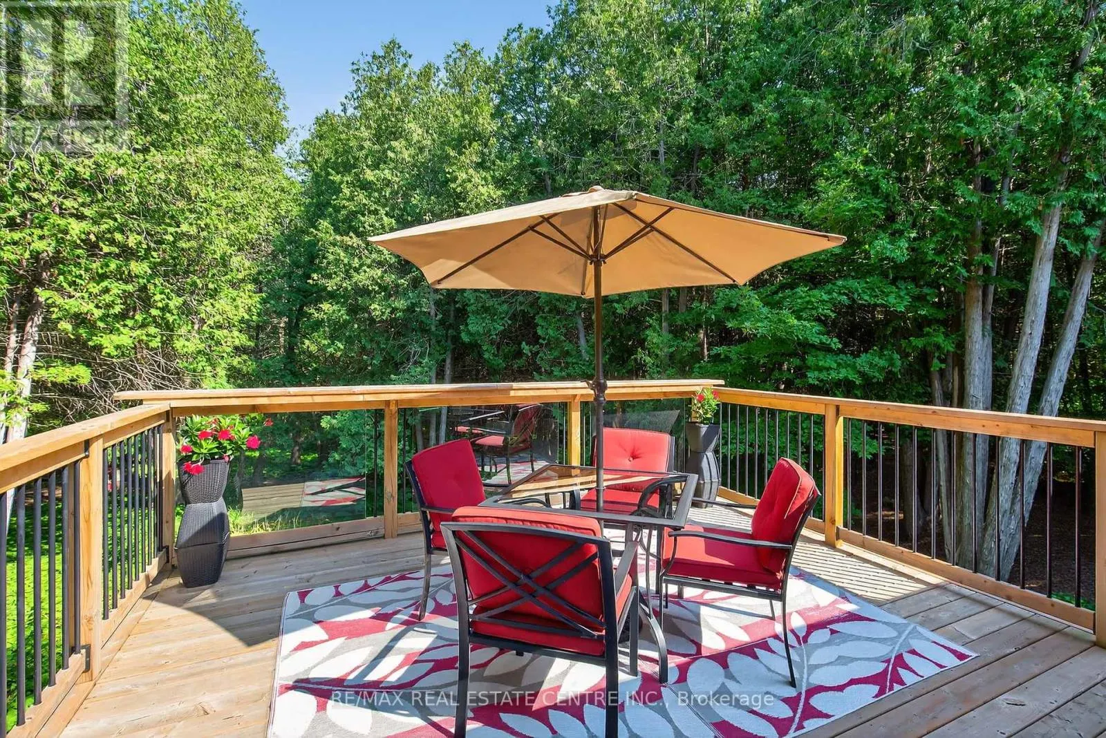 16 CEDAR LANE