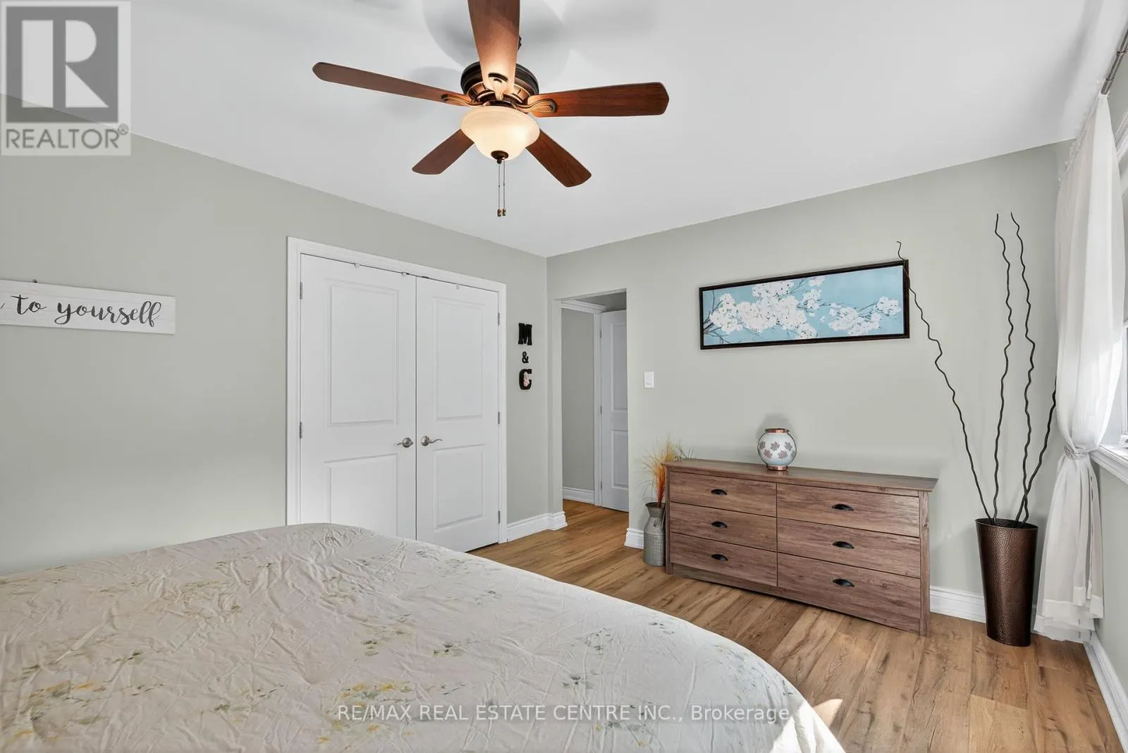 16 CEDAR LANE