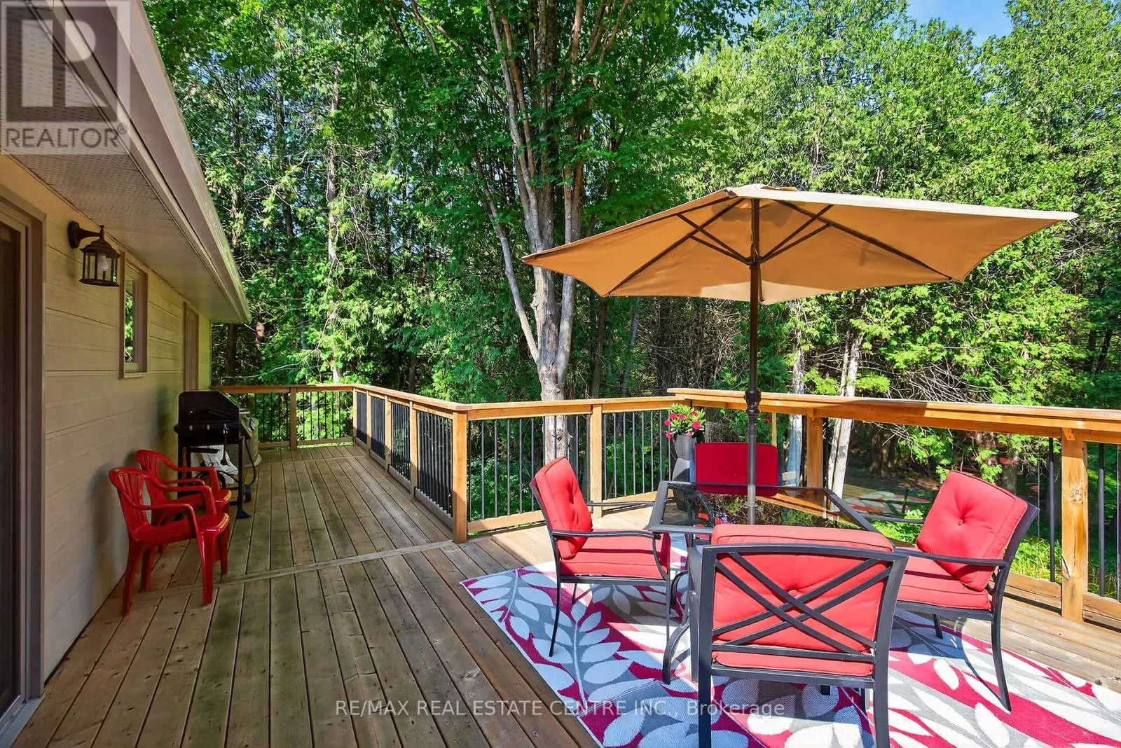 16 CEDAR LANE