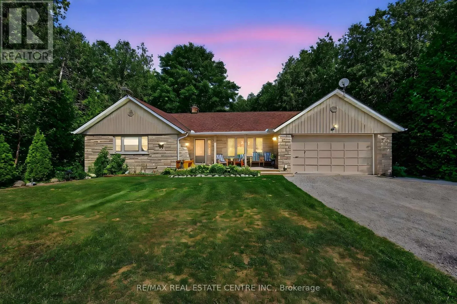 16 CEDAR LANE