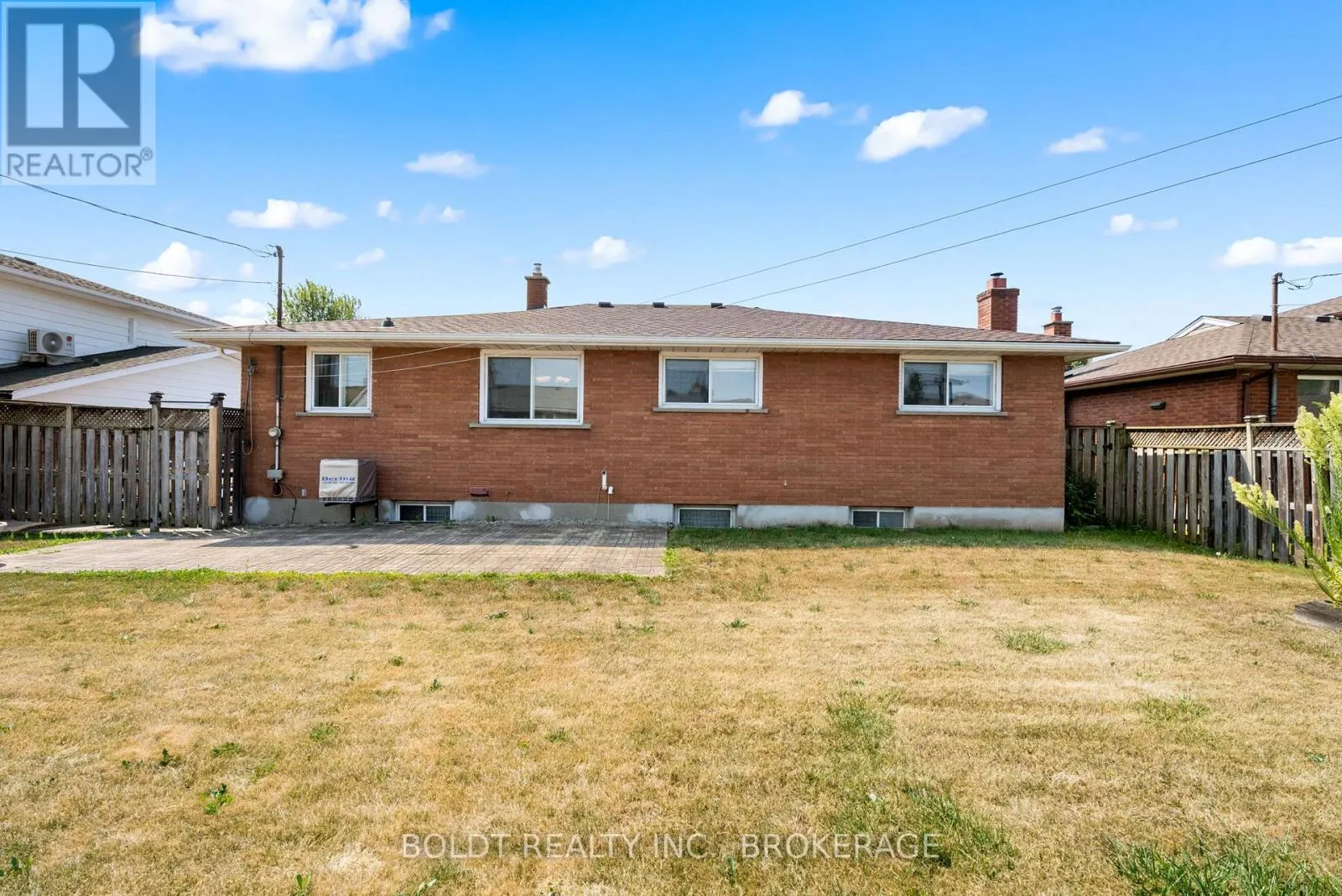 7 EASTDALE CRESCENT