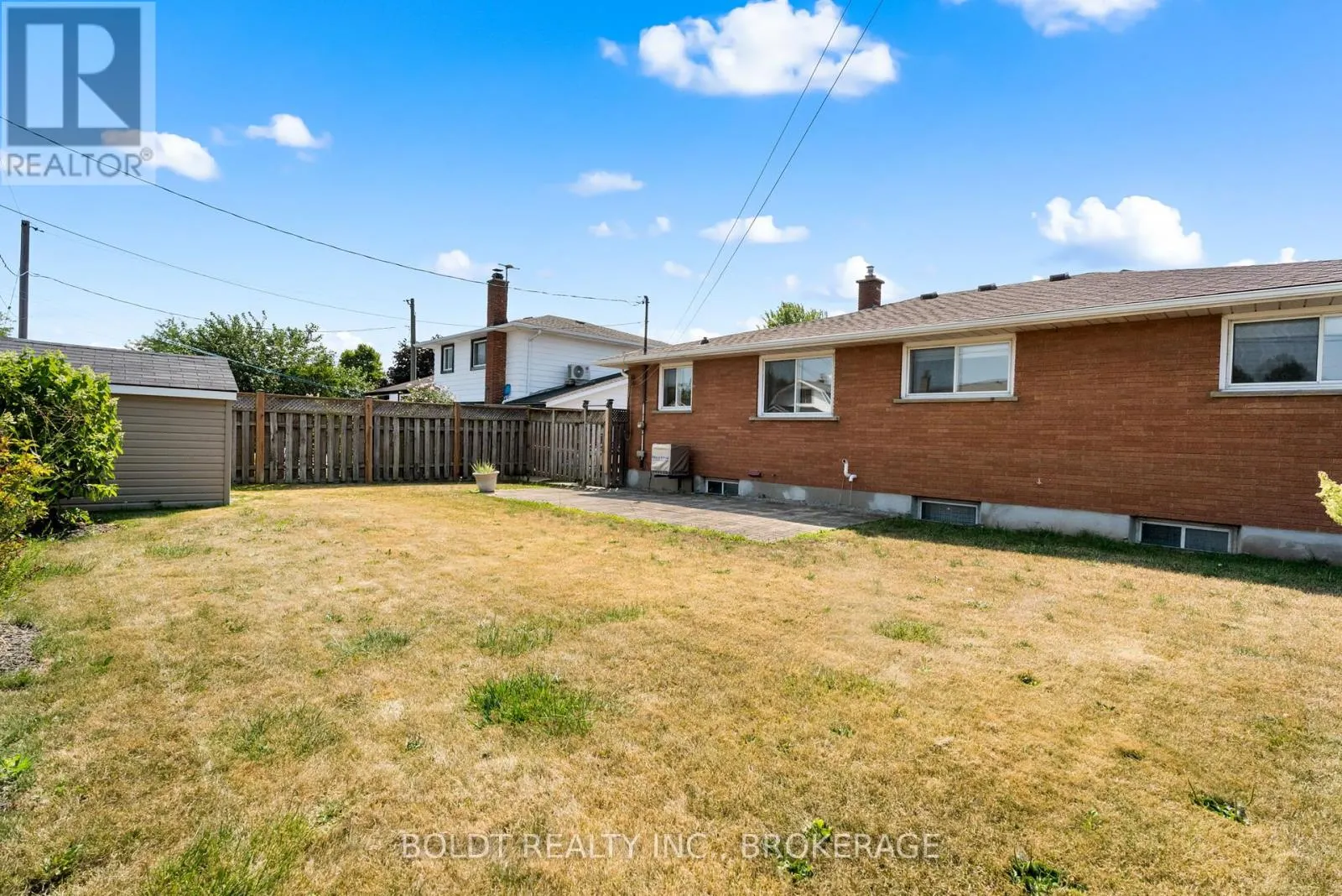 7 EASTDALE CRESCENT