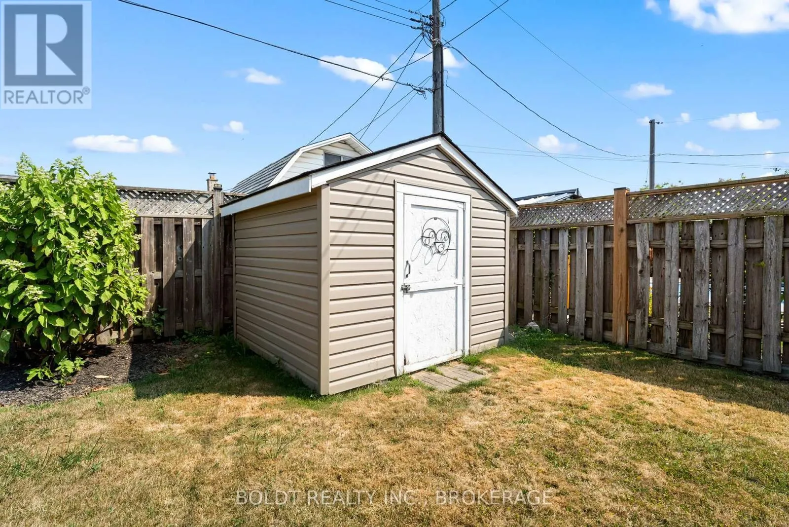 7 EASTDALE CRESCENT