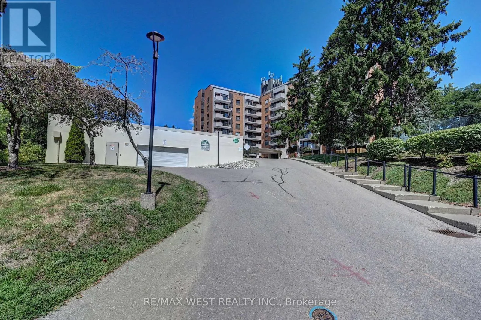 705 - 260 SHELDON AVENUE N