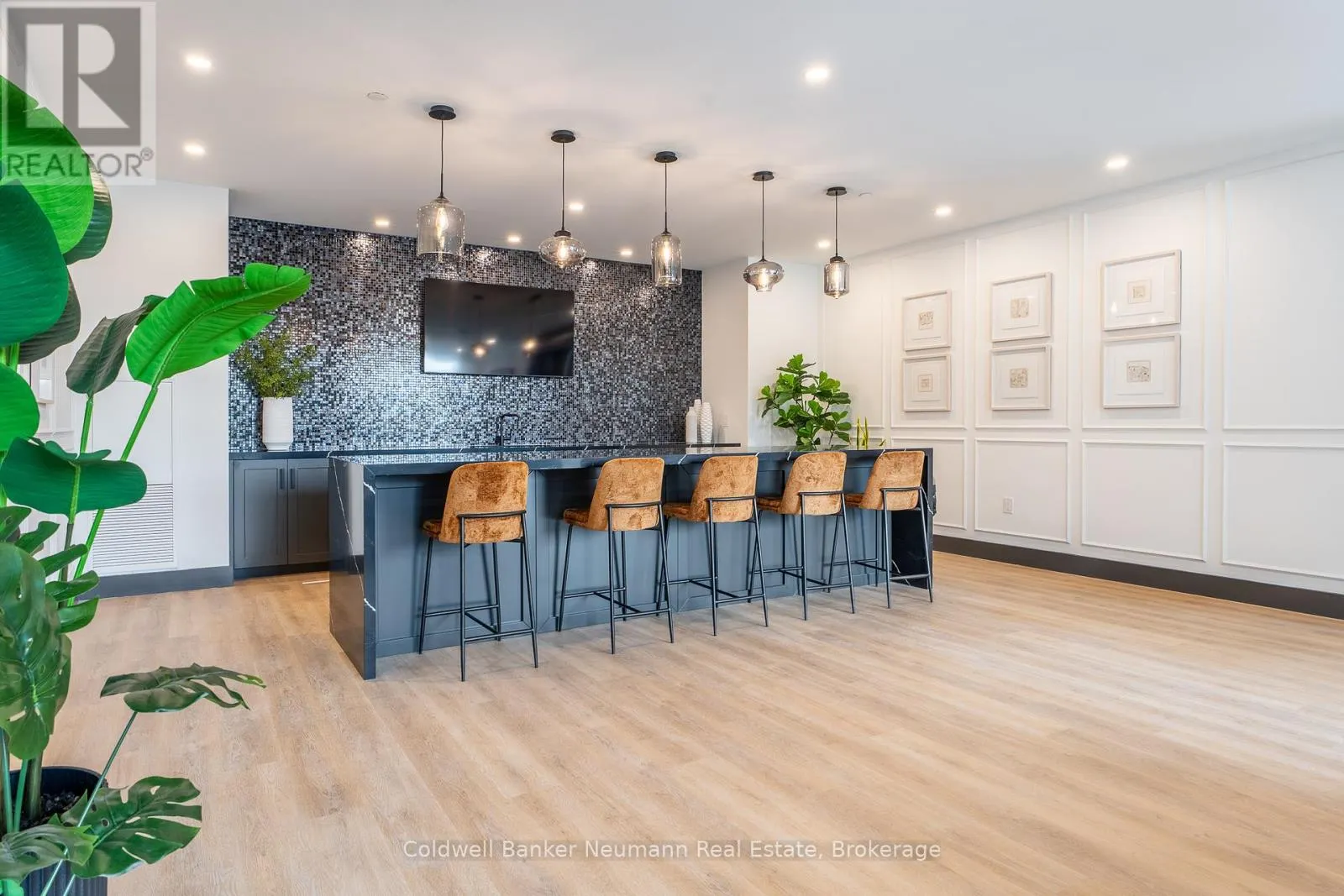 215 - 1882 GORDON STREET, #215