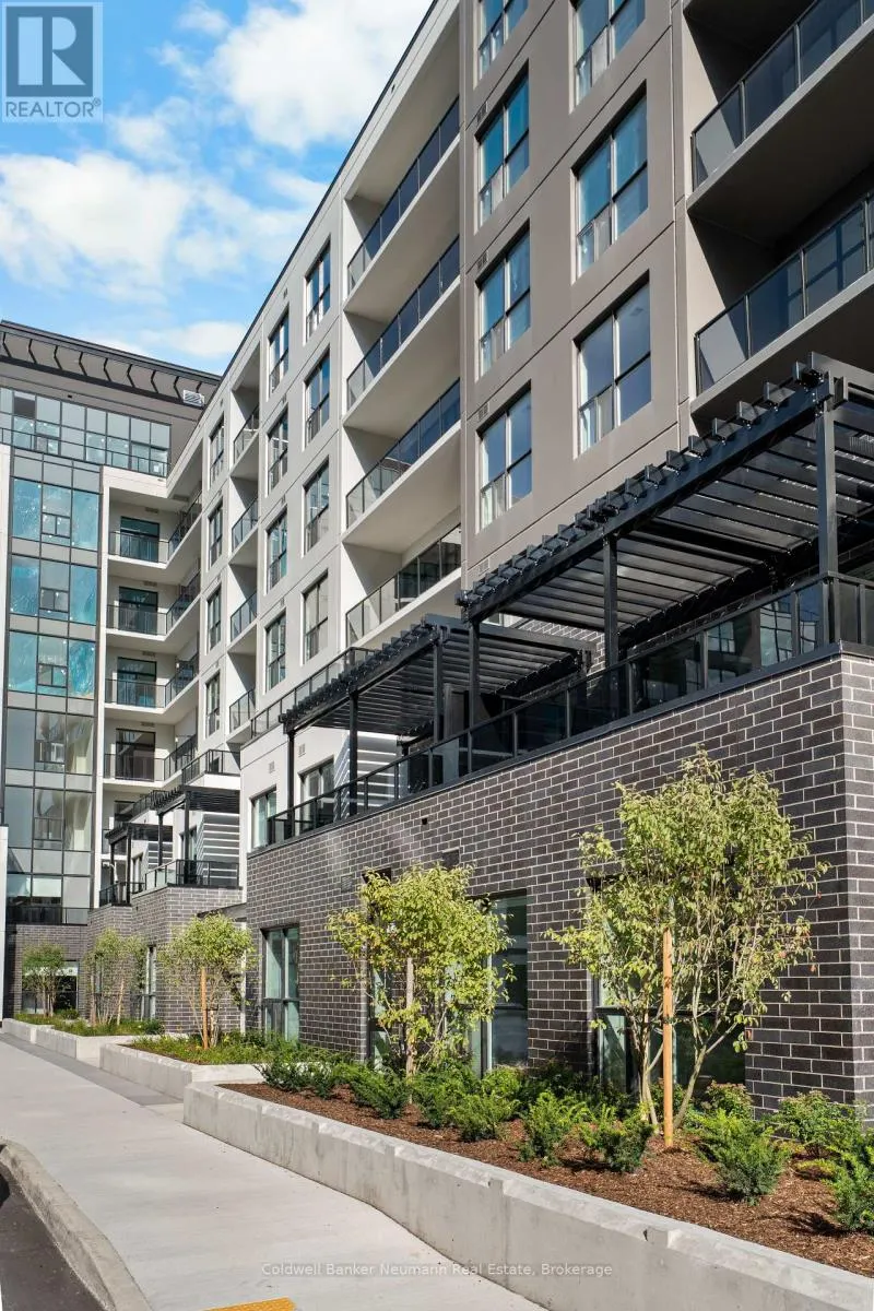 215 - 1882 GORDON STREET, #215