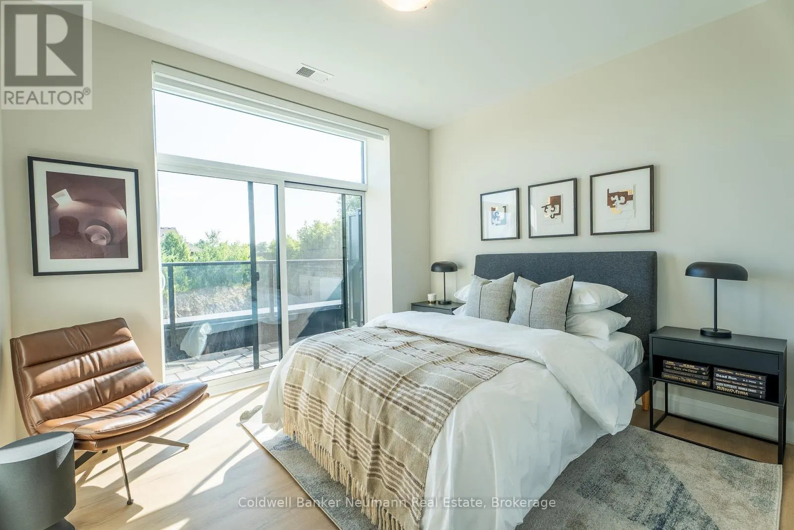 215 - 1882 GORDON STREET, #215