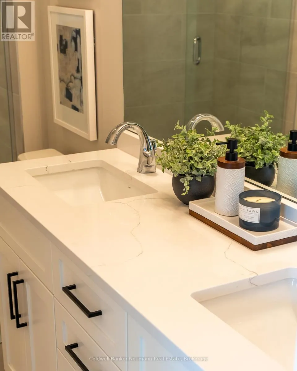 215 - 1882 GORDON STREET, #215