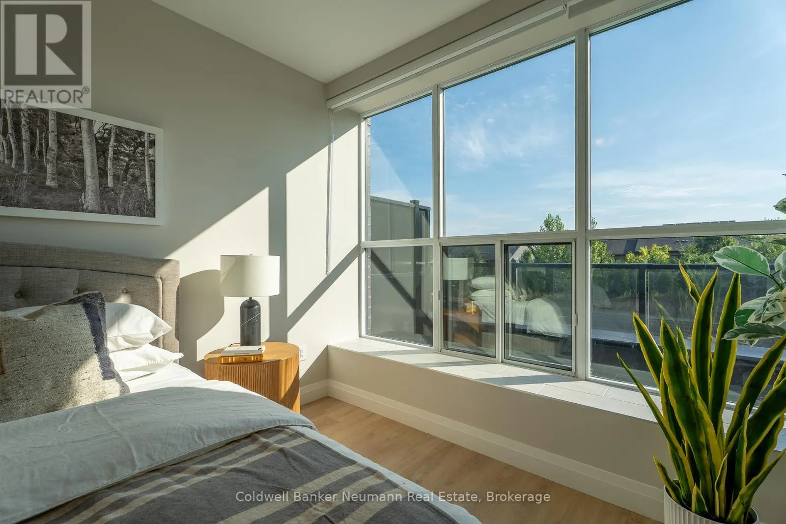 216 - 1882 GORDON STREET, #216