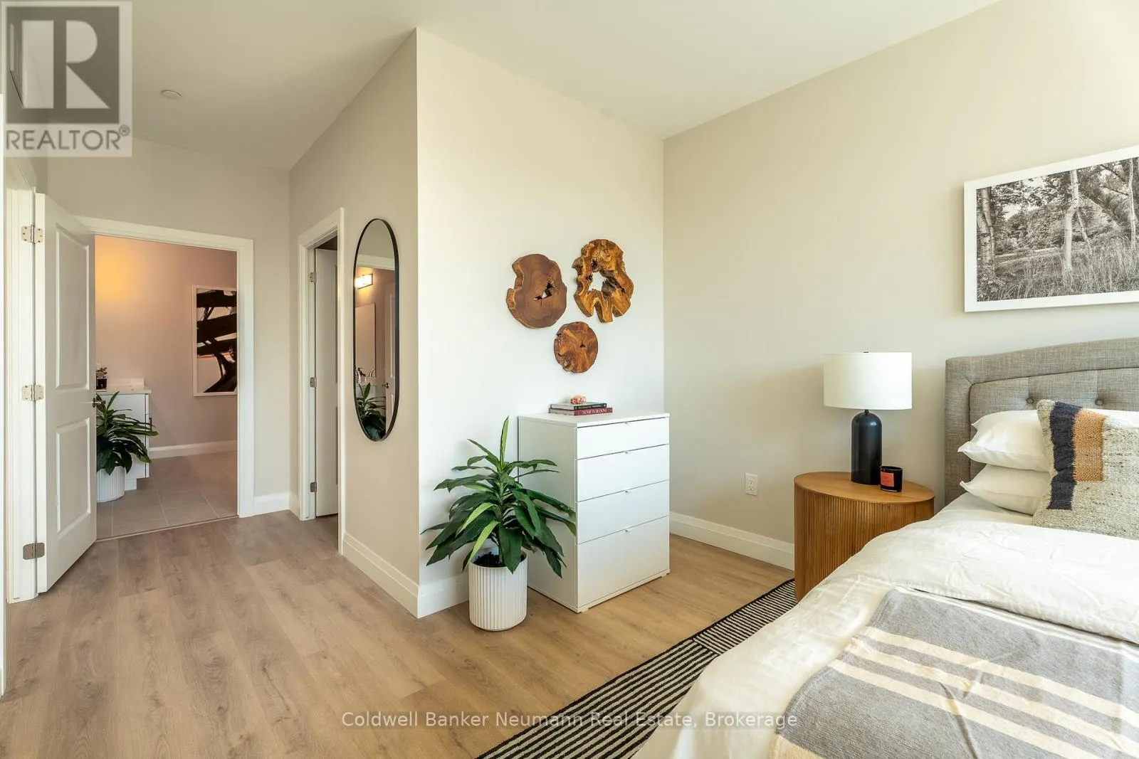 216 - 1882 GORDON STREET, #216