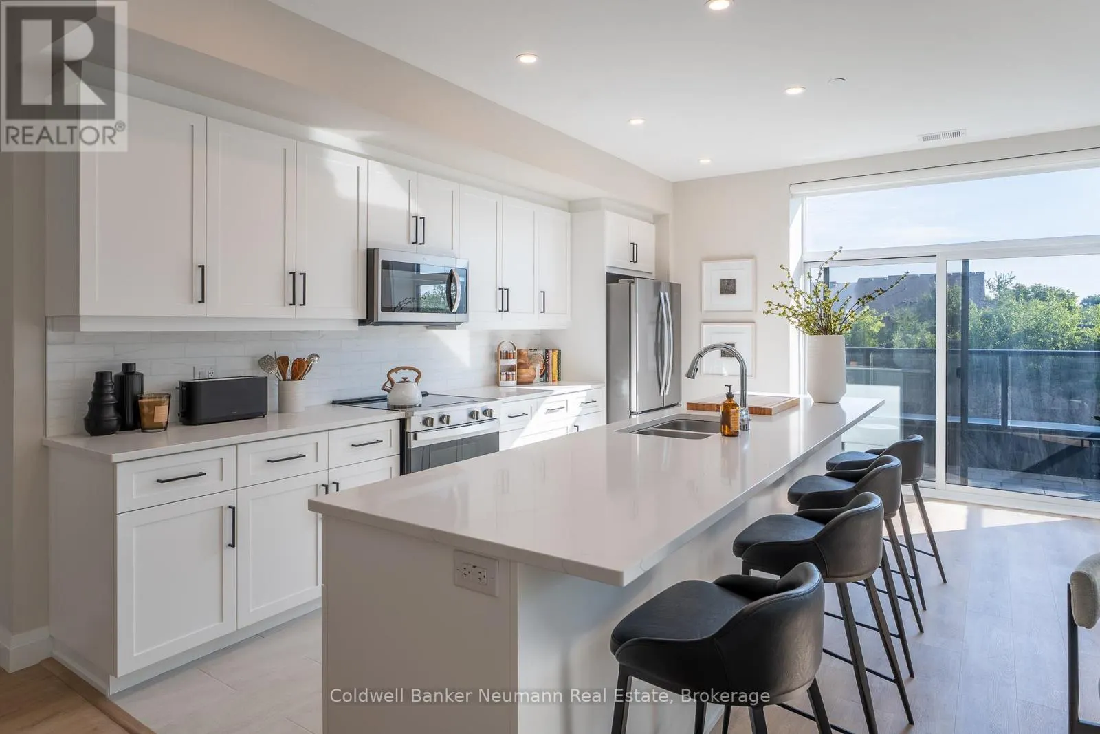 216 - 1882 GORDON STREET, #216